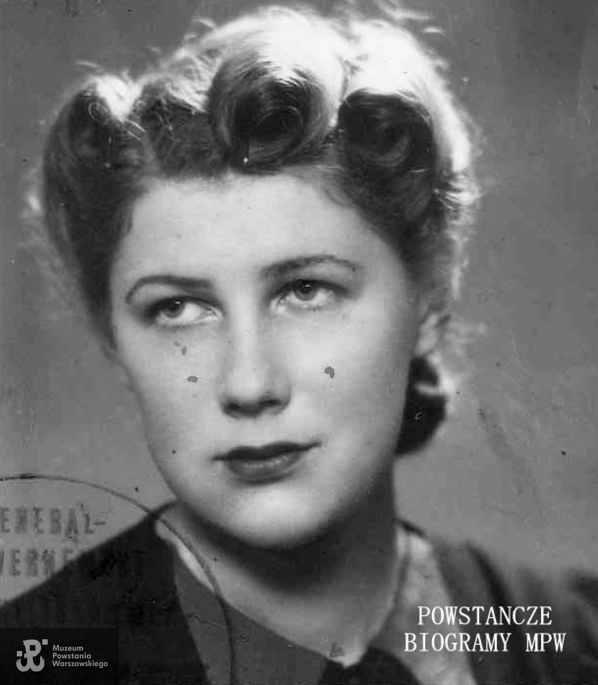 Irena Kodrycz - Sroczyńska  "Ewa Czajka"(1921-2013). Fot. ze zbiorów Muzeum Powstania Warszawskiego, sygn. P/5845