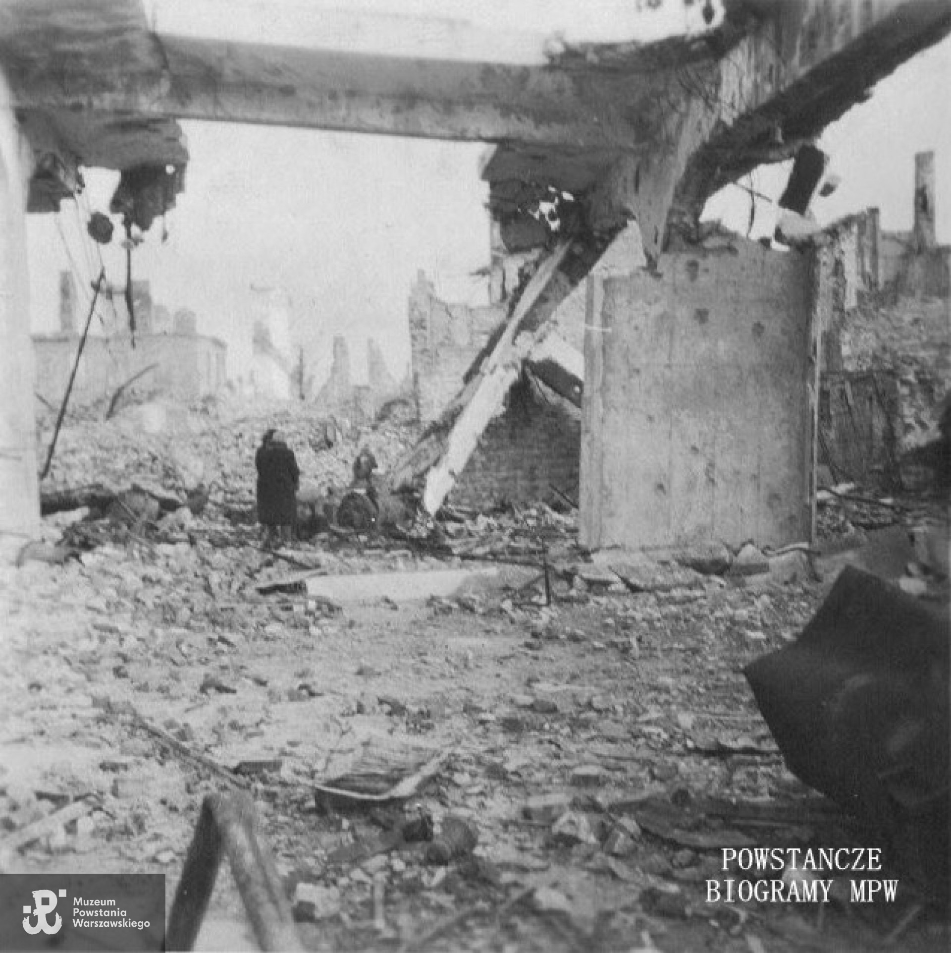 Ruiny fabryki Fiata przy ul. Sapieżyńskiej. Fot. z archiwum rodzinnego Michała Jandy