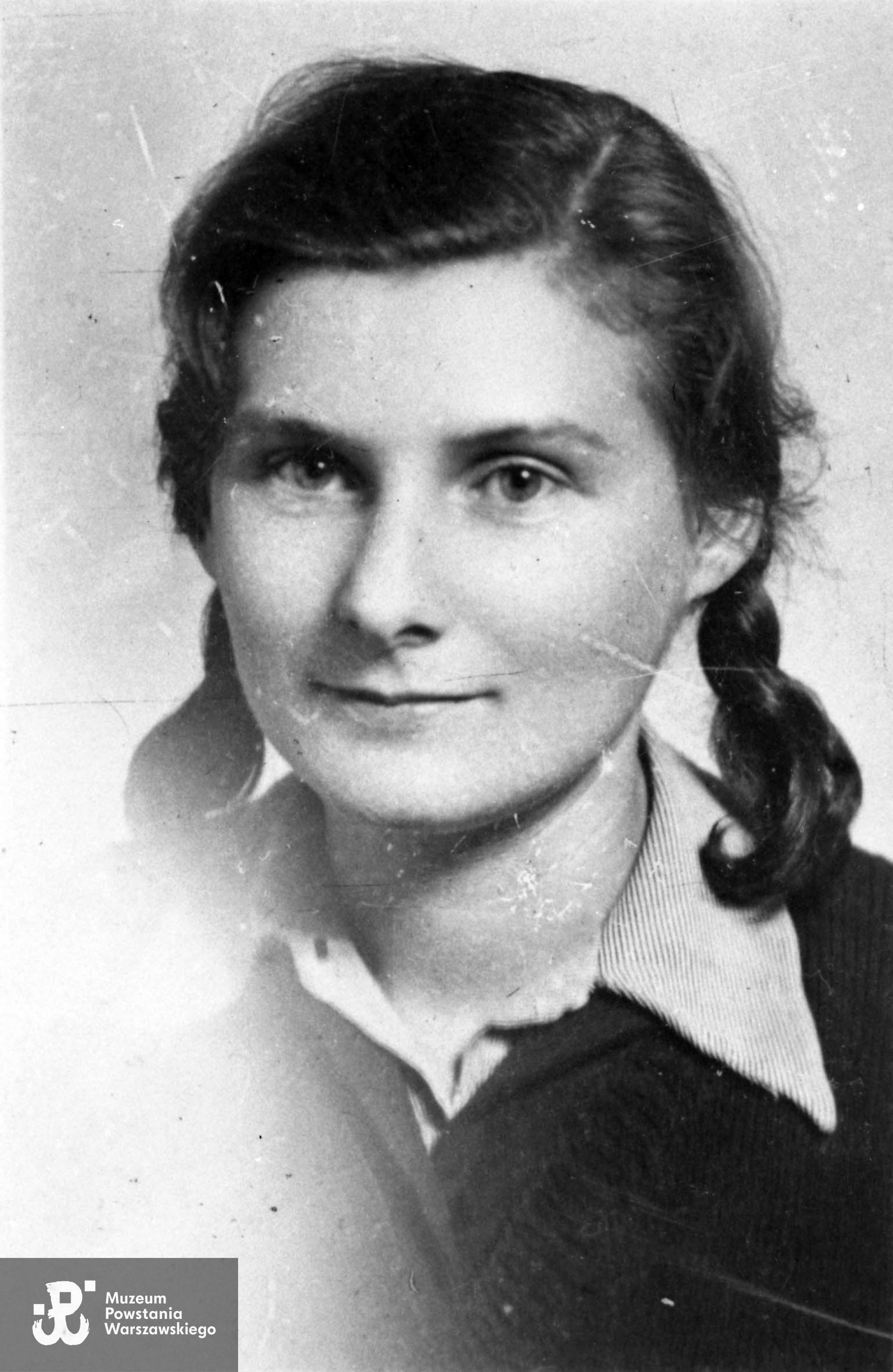 Jadwiga Tomaszewska - Podrygałło "Isia", "Szczeniak" (1919-2015). Fot. ze zbiorów Muzeum Powstania Warszawskiego, sygn. MPW-IH/131