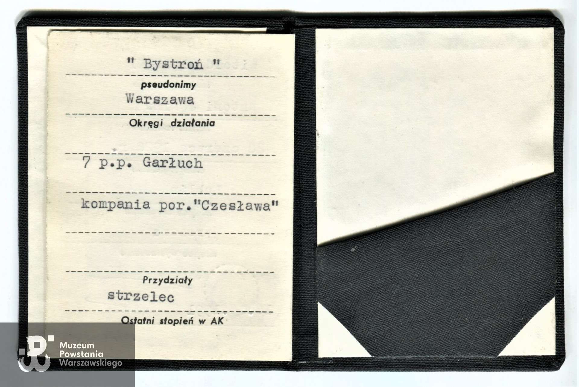 Ze zbiorów rodzinnych Pana Witolda Antoniego Sikorskiego "Bystronia". Skany wykonano w Muzeum Powstania Warszawskiego - Pokój Kombatanta.