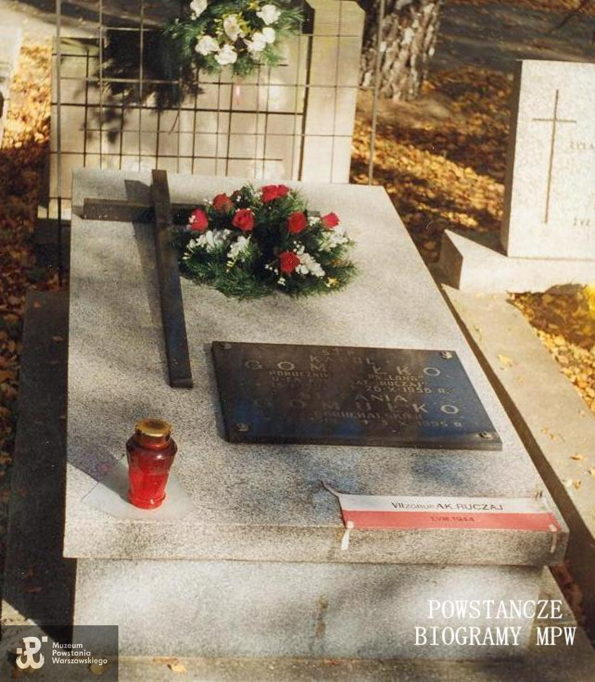 Mogiła por. "Longa" - Cmentarz Wojskowy na Powązkach, kw. A 30, rz. II, gr. 6. Fot. z arch. A. Dławichowskiego/MPW