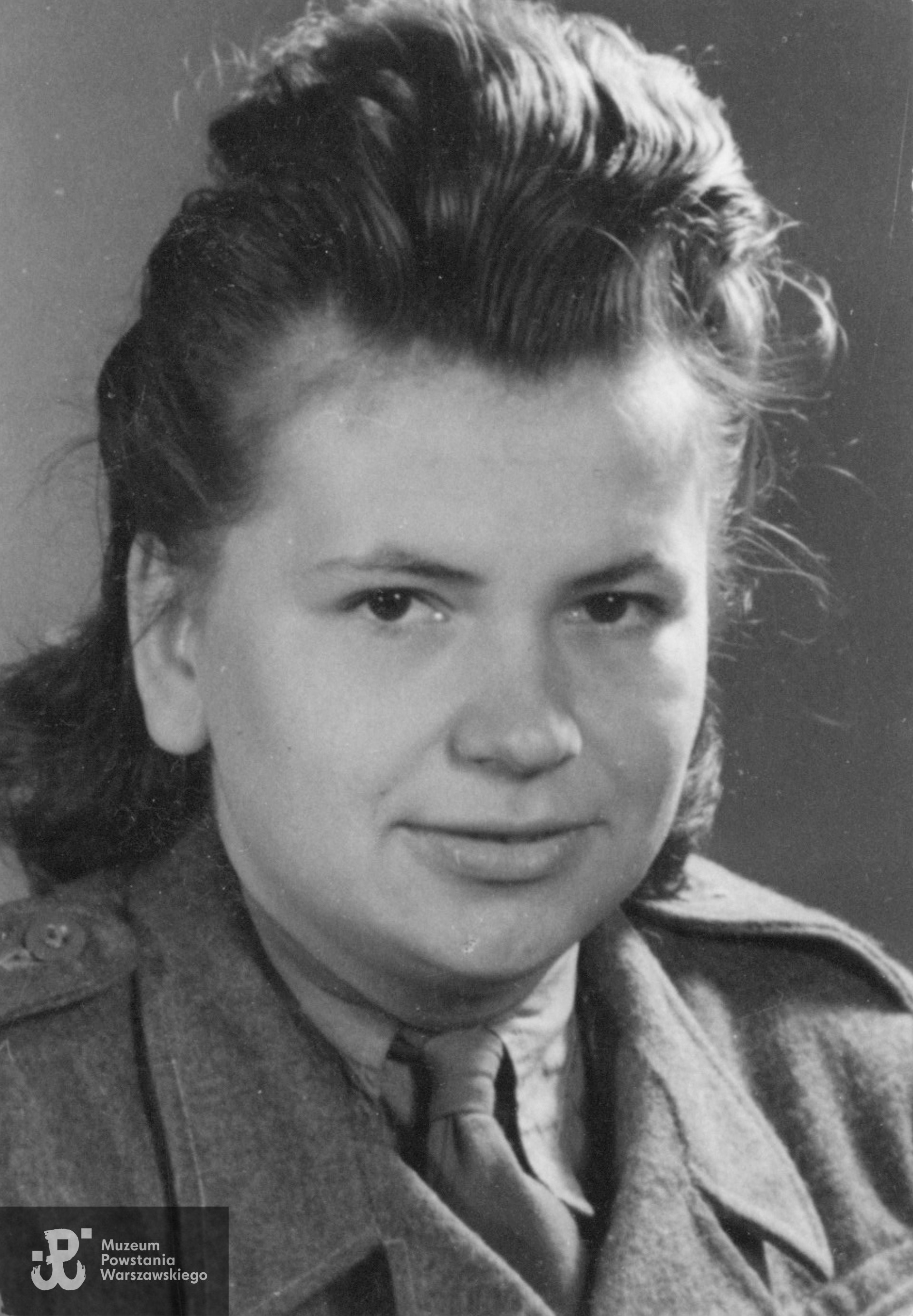 Maria Poławska, 1946 rok, Ahlhorn w Niemczech. Udostępnił p. Paweł Poławski, bratanek Marii Poławskiej-Śliwińskiej, skany wykonano w Archiwum Muzeum Powstania Warszawskiego  (2023).