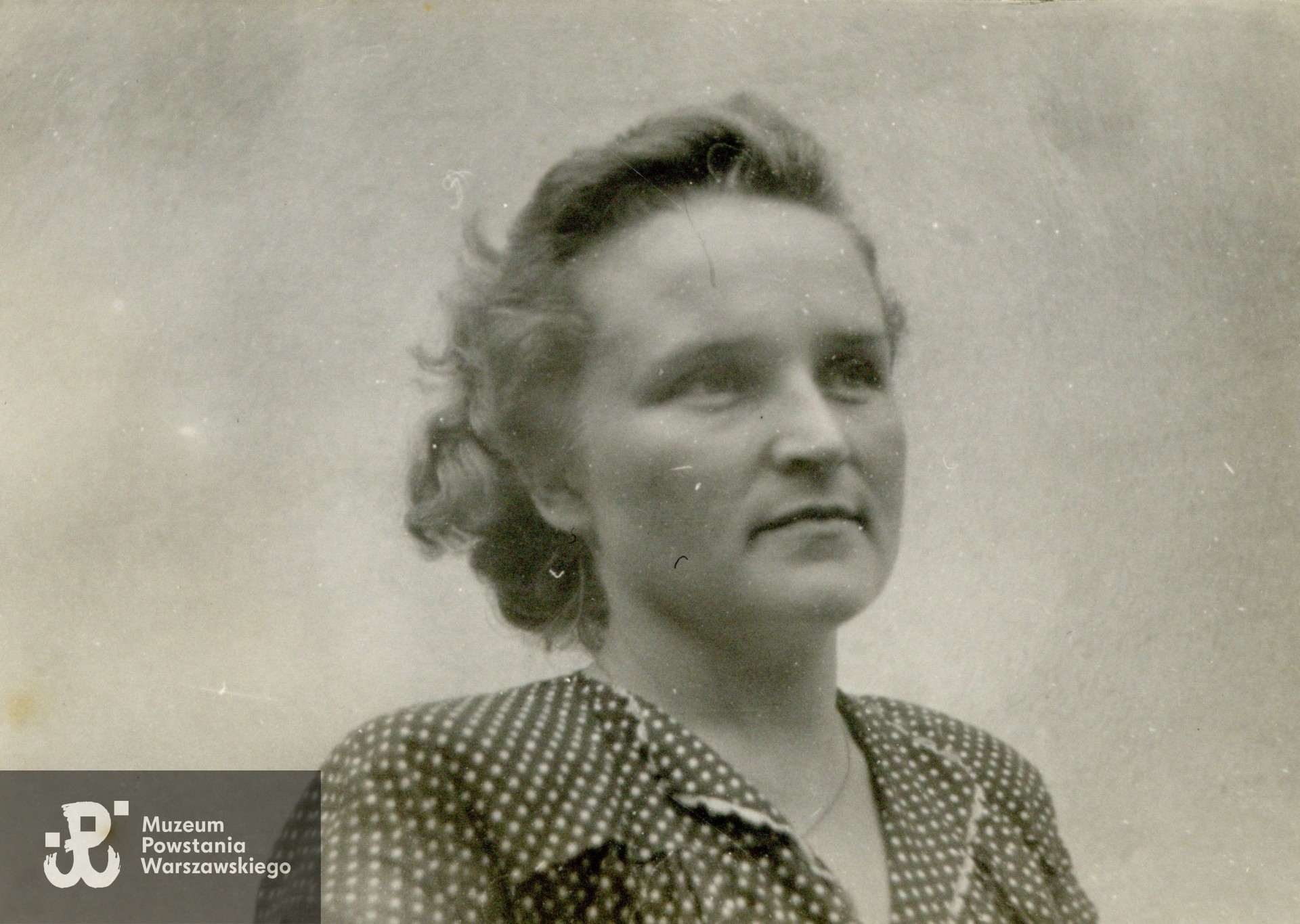 Halina Rogozińska z domu Rutkowska - fotografia powojenna.  Fot. ze zbiorów prywatnych Pani Haliny Rogozińskiej z domu Rutkowskiej. Skany wykonano w Muzeum Powstania Warszawskiego, 11/2024. 