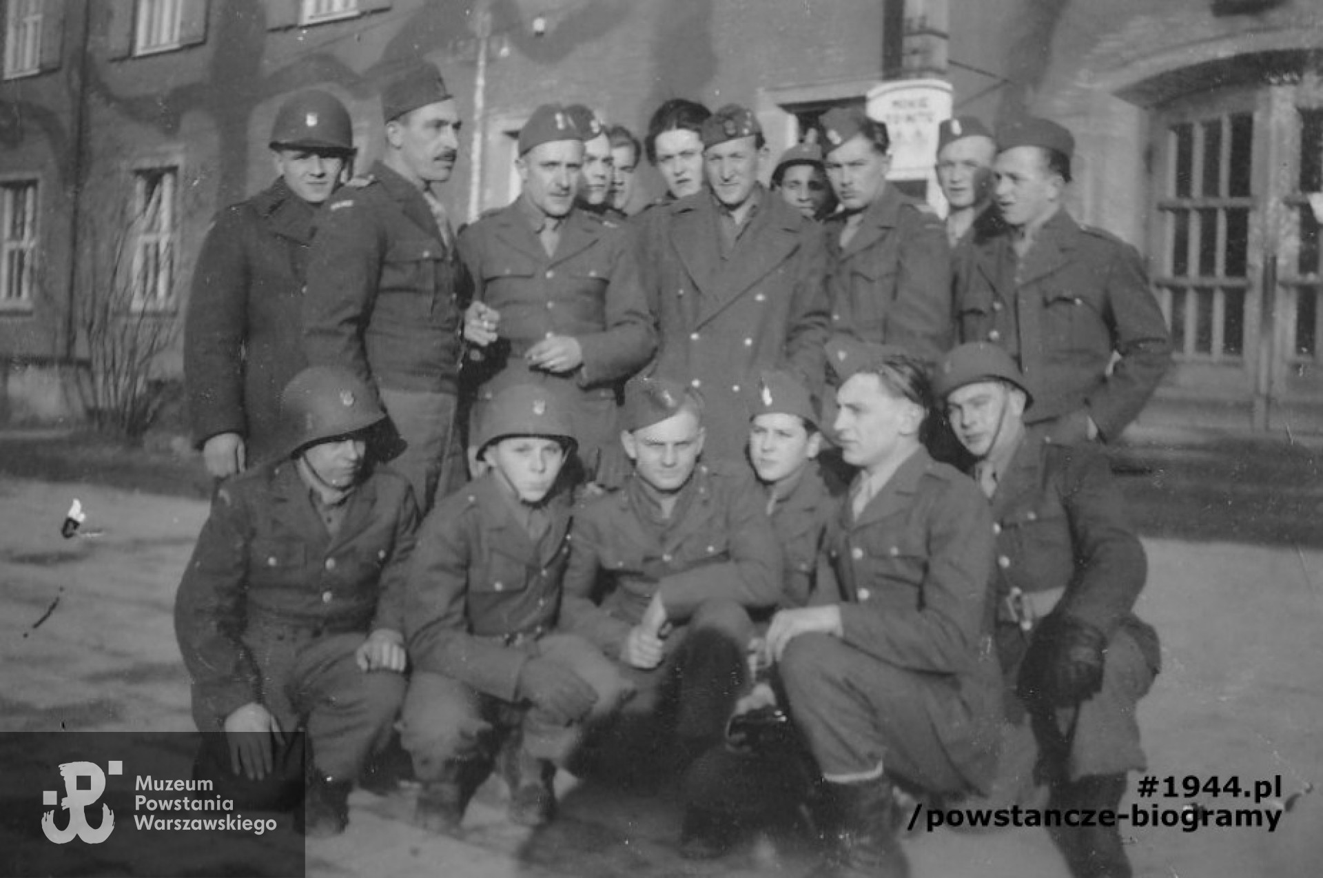 Koszary w Zündorf (Kolonia) - 1946 rok. Fot. archiwum rodzinne, udostępnił wnuk, p. Konrad Tarnopolski