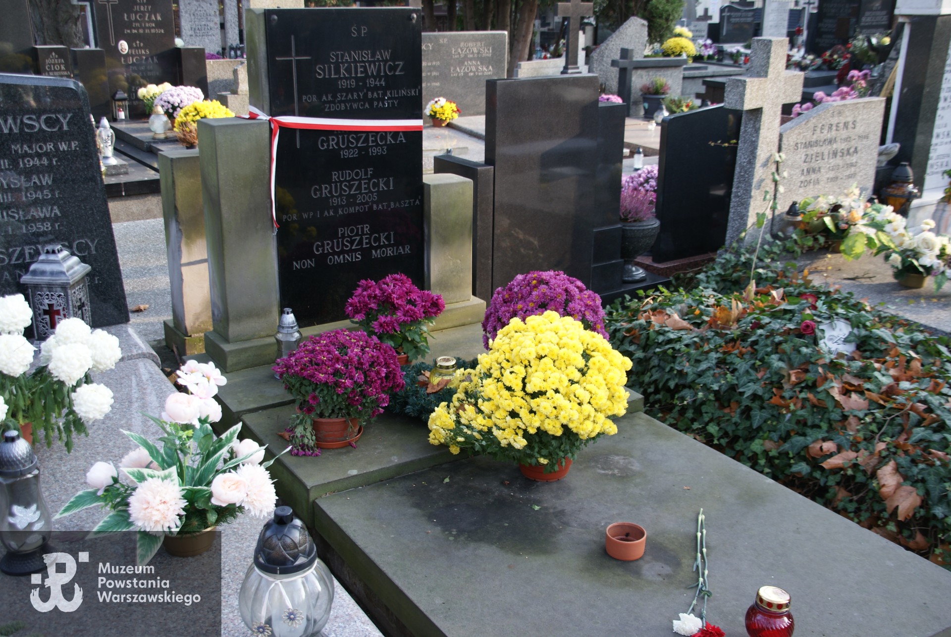 Cmentarz Bródnowski w Warszawie, kwatera 3B, rząd 6, grób 26. Fot. Muzeum Powstania Warszawskiego/Baza Grobów