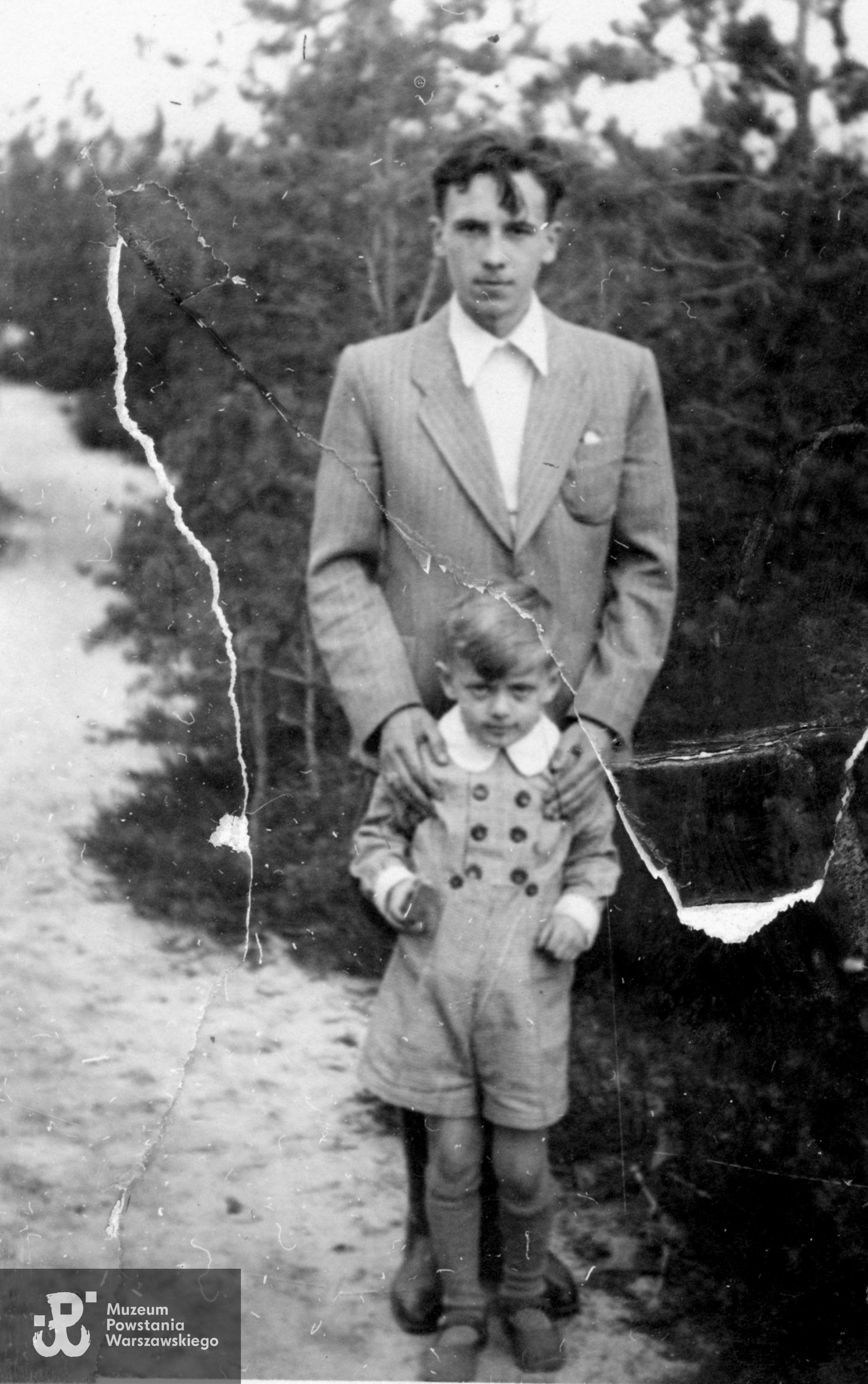 Fot. ze zbiorów rodzinnych,  udostępniły  p. Dorota Zbiegniewska-Lech i p. Anna Zbiegniewska-Lis, siostrzenice Powstańca. Skany wykonano w Muzeum Powstania Warszawskiego w lutym 2024 r. 