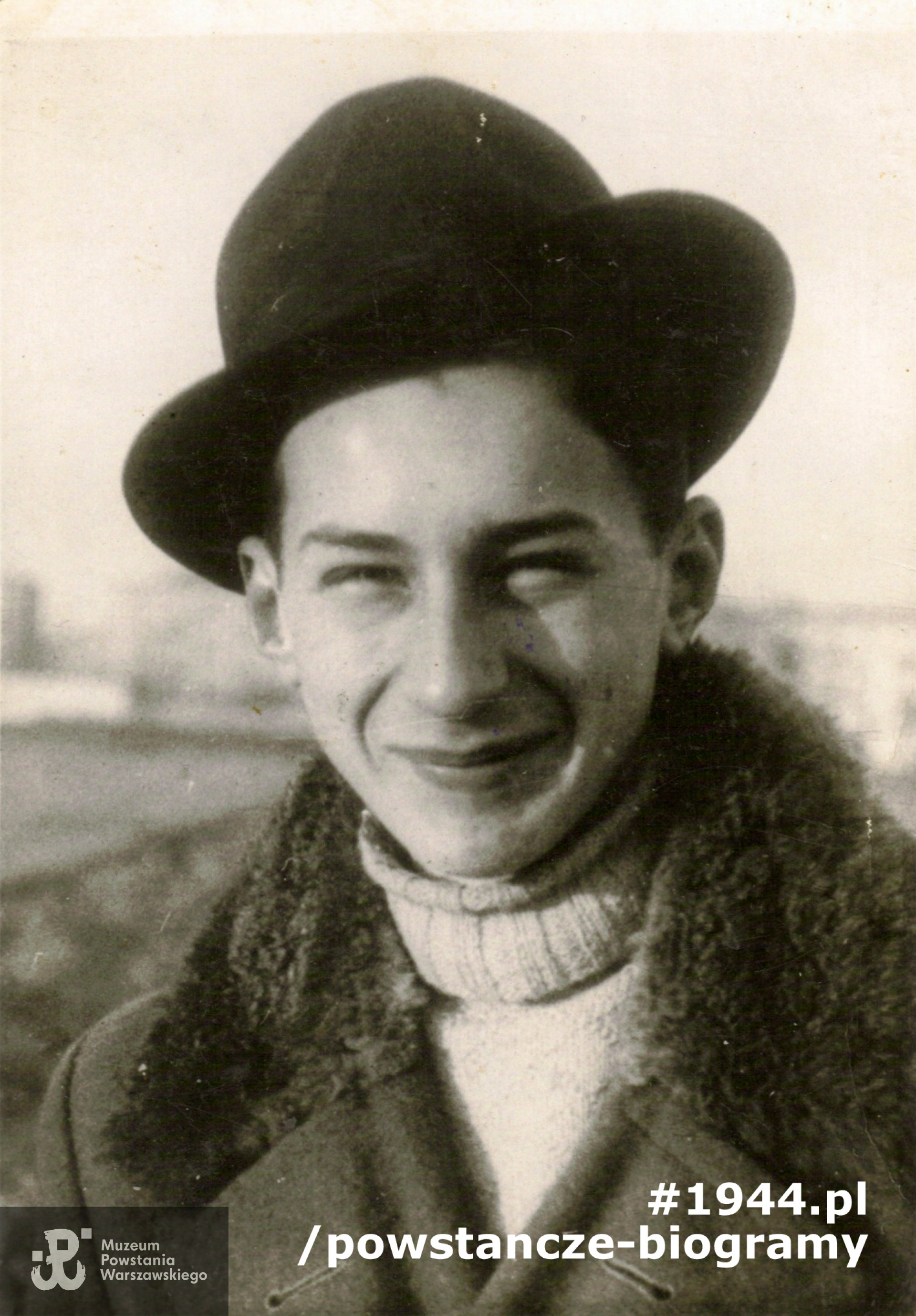 Krzysztof Palester, 1941 rok. Zdjęcie wykonane przez kolegę: Andrzeja Urbańca. Z archiwum A.Urbańca.