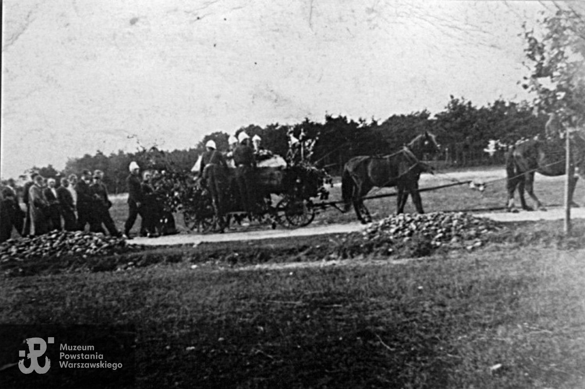 Bęczkowice, 30 września 1945 r. - pogrzeb Tadeusza Domańskiego "Wichra"