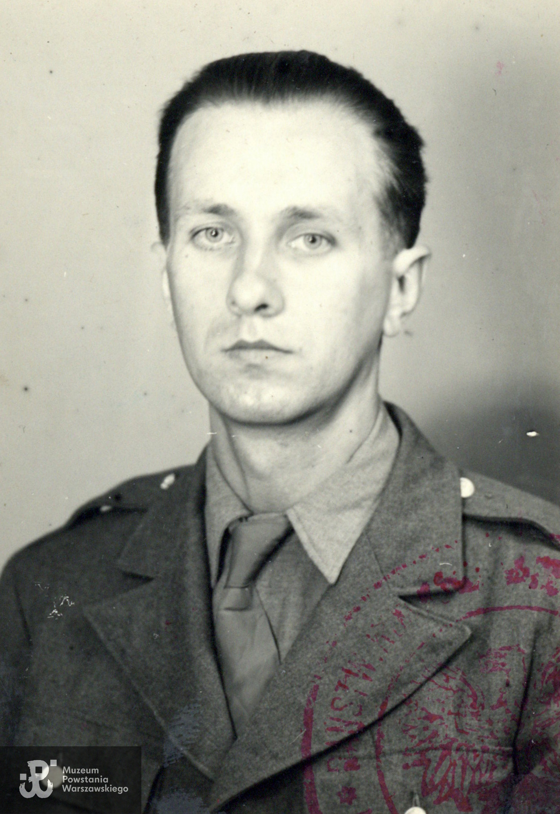 Zygmunt Jan Raczyński "Zygmuś" (1918-1992) - po wyzwoleniu, 1945-1946. Fotografia dołączona do świadectwa dojrzałości, zbiory rodzinne, udostępnił p. Jerzy Raczyński.