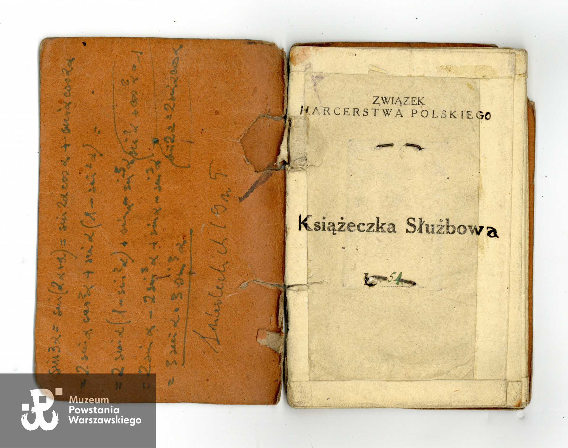 Należąca do Krzysztofa Czarnockiego Harcerska Książeczka Służbowa. Ze zbiorów rodzinnych p. Anny Marchel, córki Powstańca. Skany wykonano w Muzeum Powstania Warszawskiego w styczniu 2024.