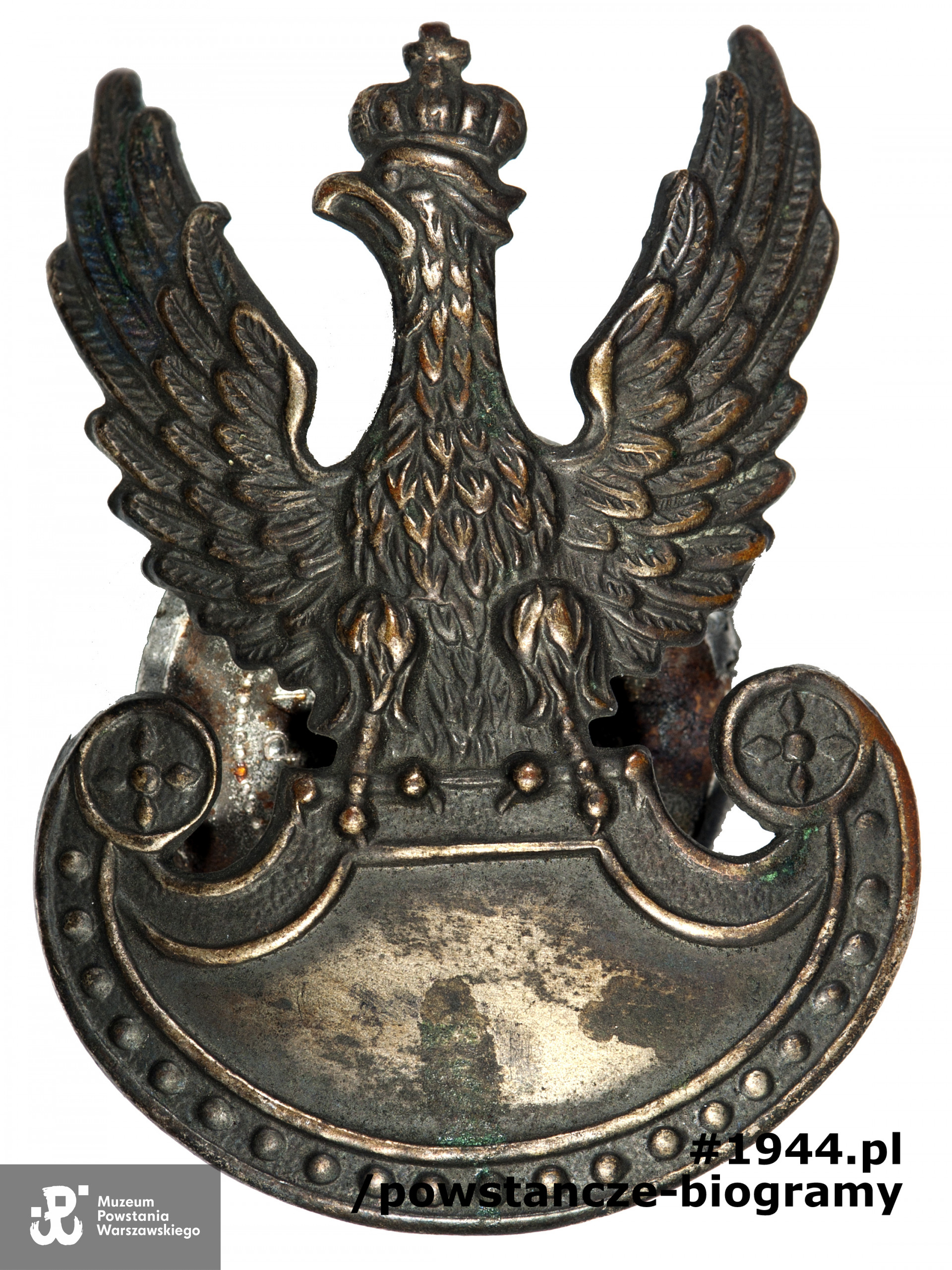 Orzełek wojskowy wz. 33, należący do mjr Tadeusza Grochowskiego (vel Andrzej Dulęba) ps. "Fidelis". Ze zbiorów Muzeum Powstania Warszawskiego, sygn. MPW-M/2928