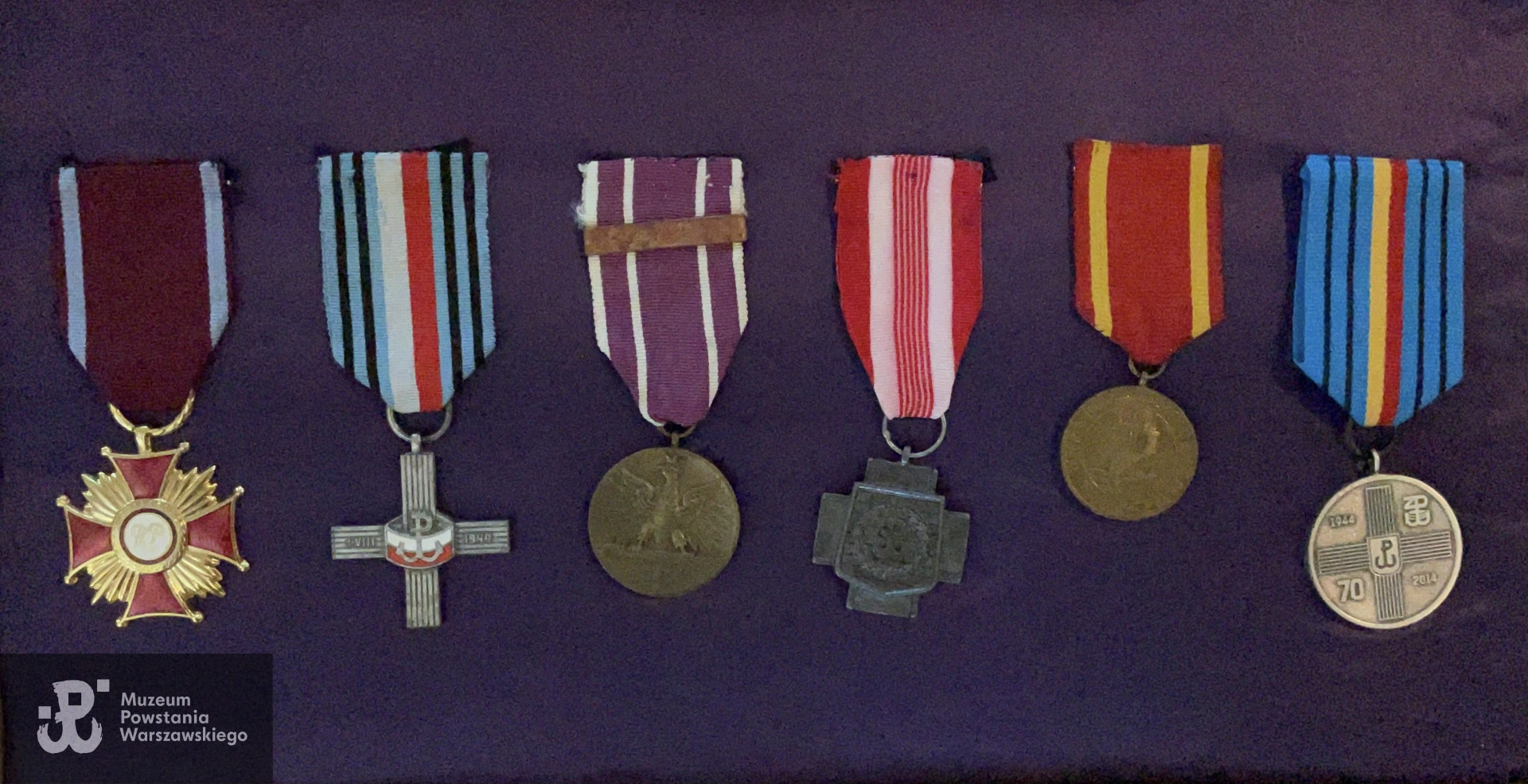Medale i odznaczenia Bolesława Rybki.  Ze zbiorów rodzinnych, udostępnił p. Witold Rybka, syn Powstańca
