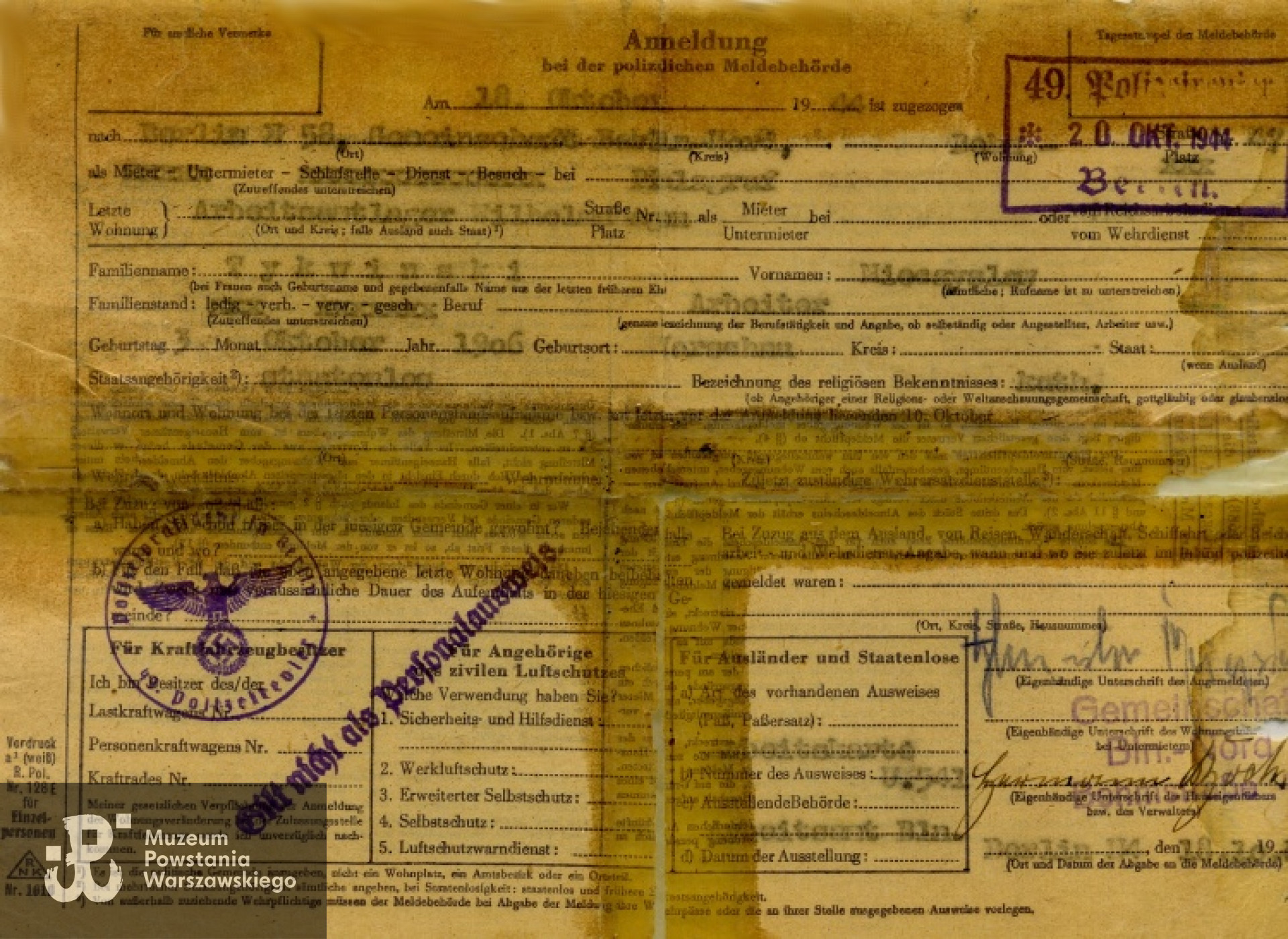 "Ameldung" - karta meldunkowa wystawiona przez berlińską policję 18.10.1944 r.