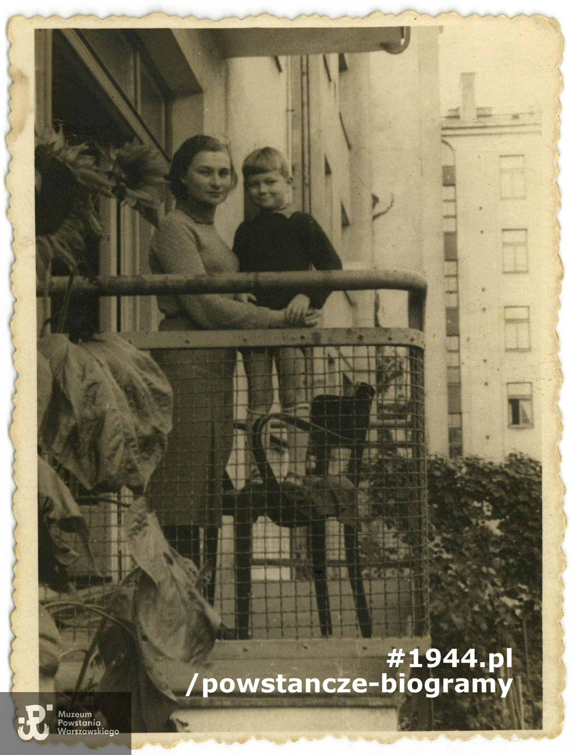 Jadwiga Maria Modelska z młodszym synem. Fotografia z archiwum rodzinnego synowej, p. Alicji Modelskiej