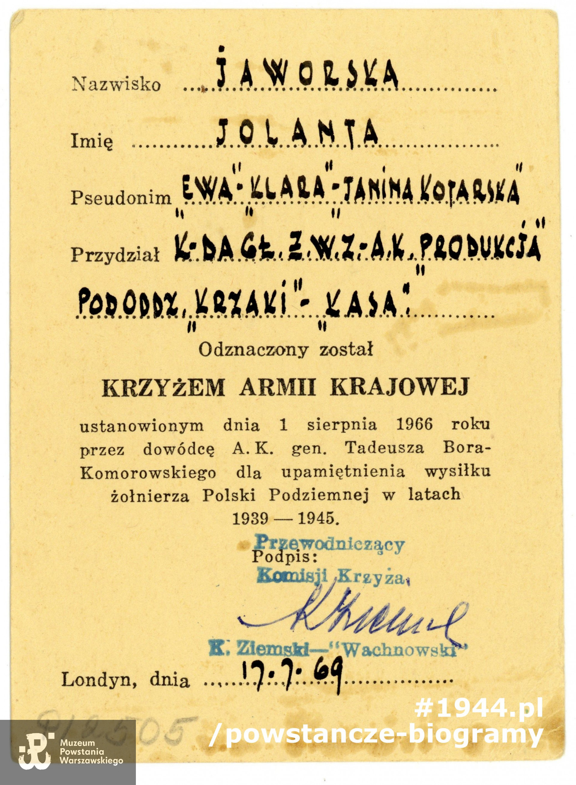 Legitymacja Krzyża Armii Krajowej. Ze zbiorów Muzeum Powstania Warszawskiego,  P/2505