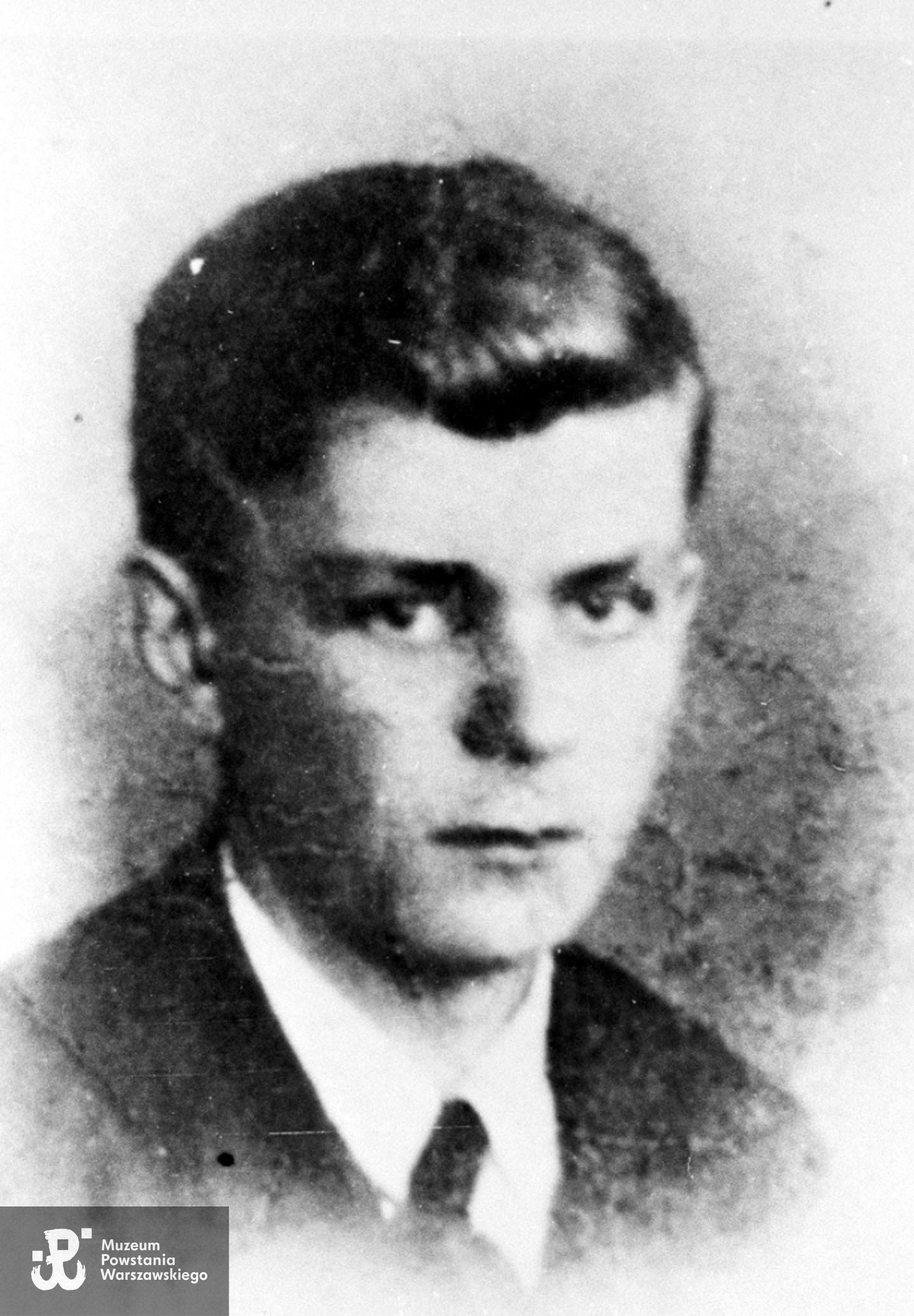 Tadeusz Dudek "Gryf", lat 20, poległ w Pęcicach 2.08.44. Fot. ze zbiorów Muzeum Powstania Warszawskiego, sygn. MPW-IH/3950