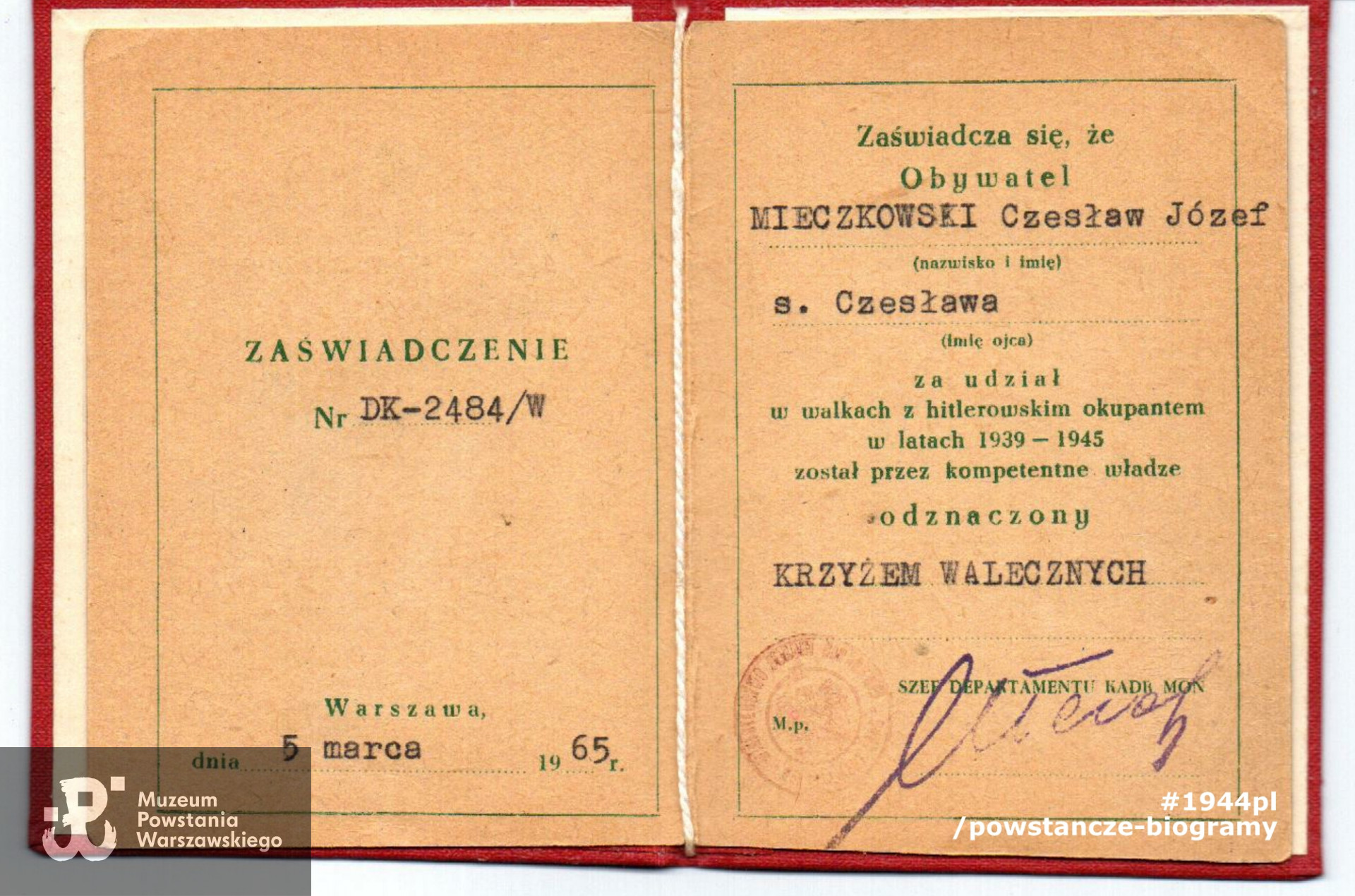 Legitymacja odznaczenia Krzyżem Walecznych. Dokument ze zbiorów rodzinnych. Skany wykonano w Pokoju Kombatanta MPW, 2019 r. 