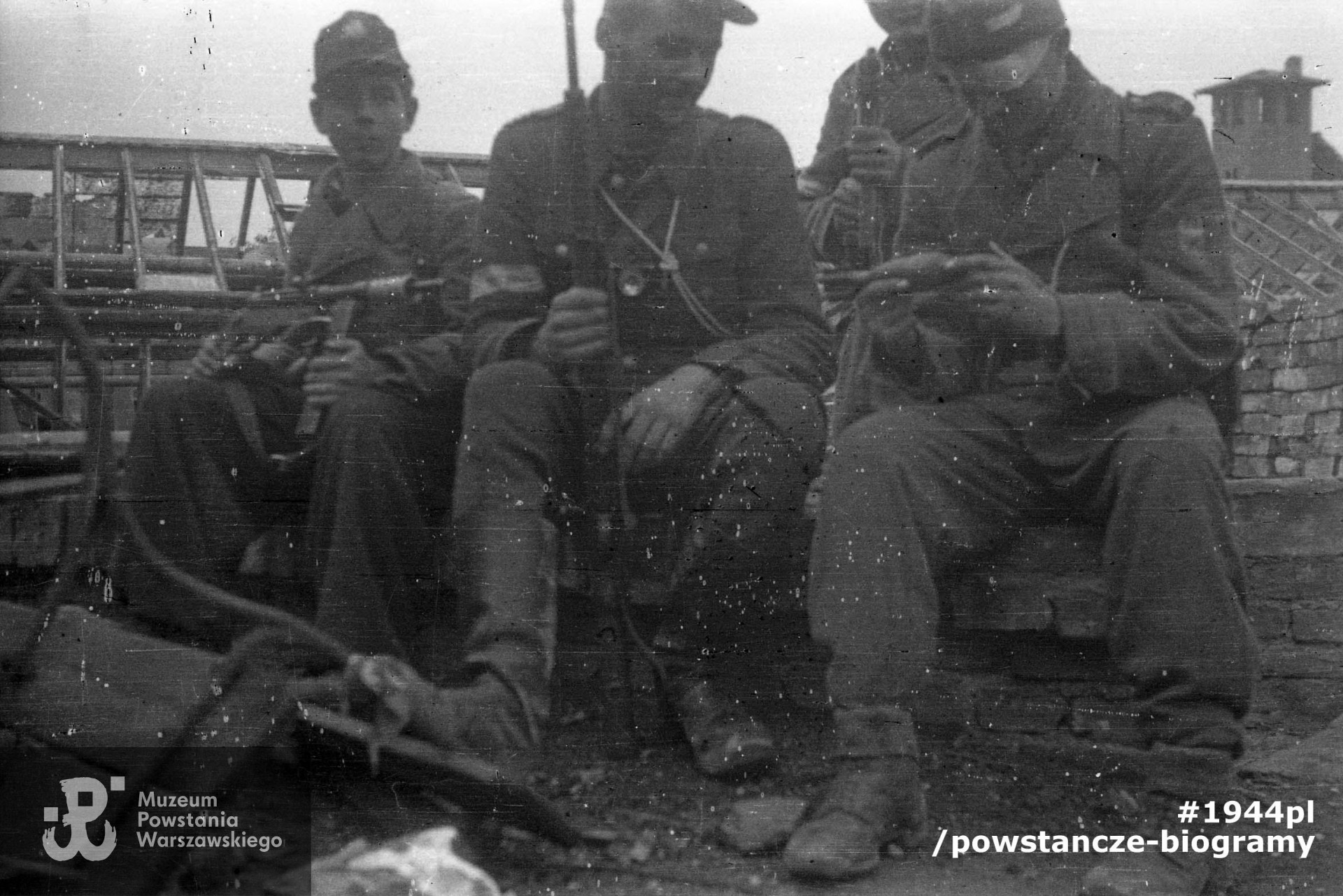 Autorem zdjęcia jest Jerzy Michalski, fot. ze zbiorów Muzeum Powstania Warszawskiego