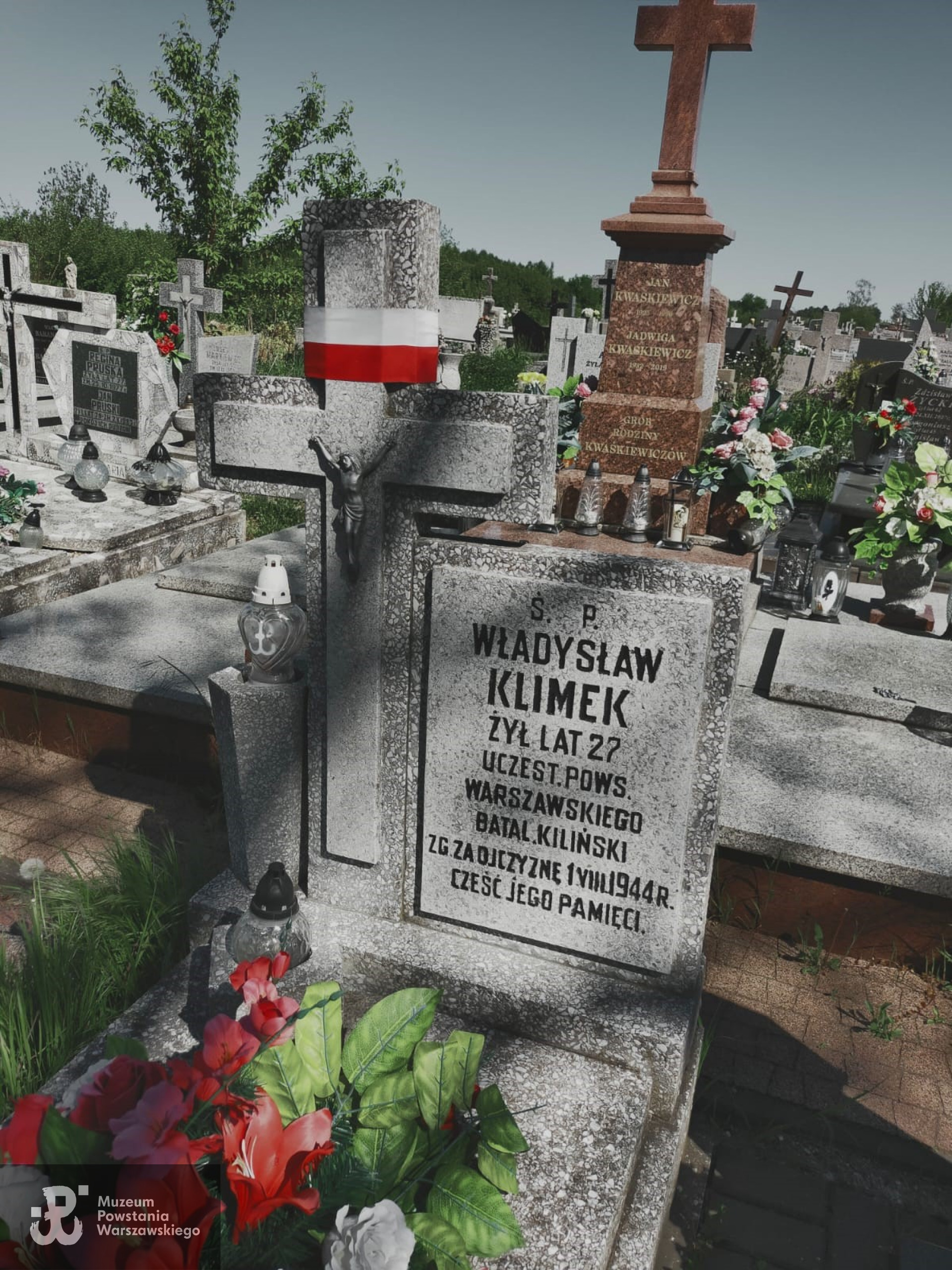 Inowłódz, cmentarz parafialny. Fot. za pośrednictwem Działu Historycznego udostępnił Paweł Auguścik