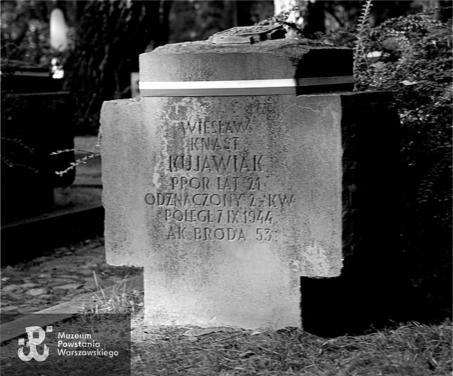 Mogiła "Kujawiaka" na Powązkach Wojskowych  w Warszawie.