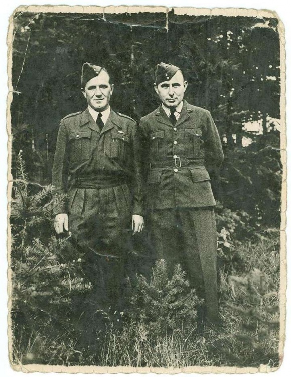Władysław Kozłowski - po lewej, Niemcy 1945 r.