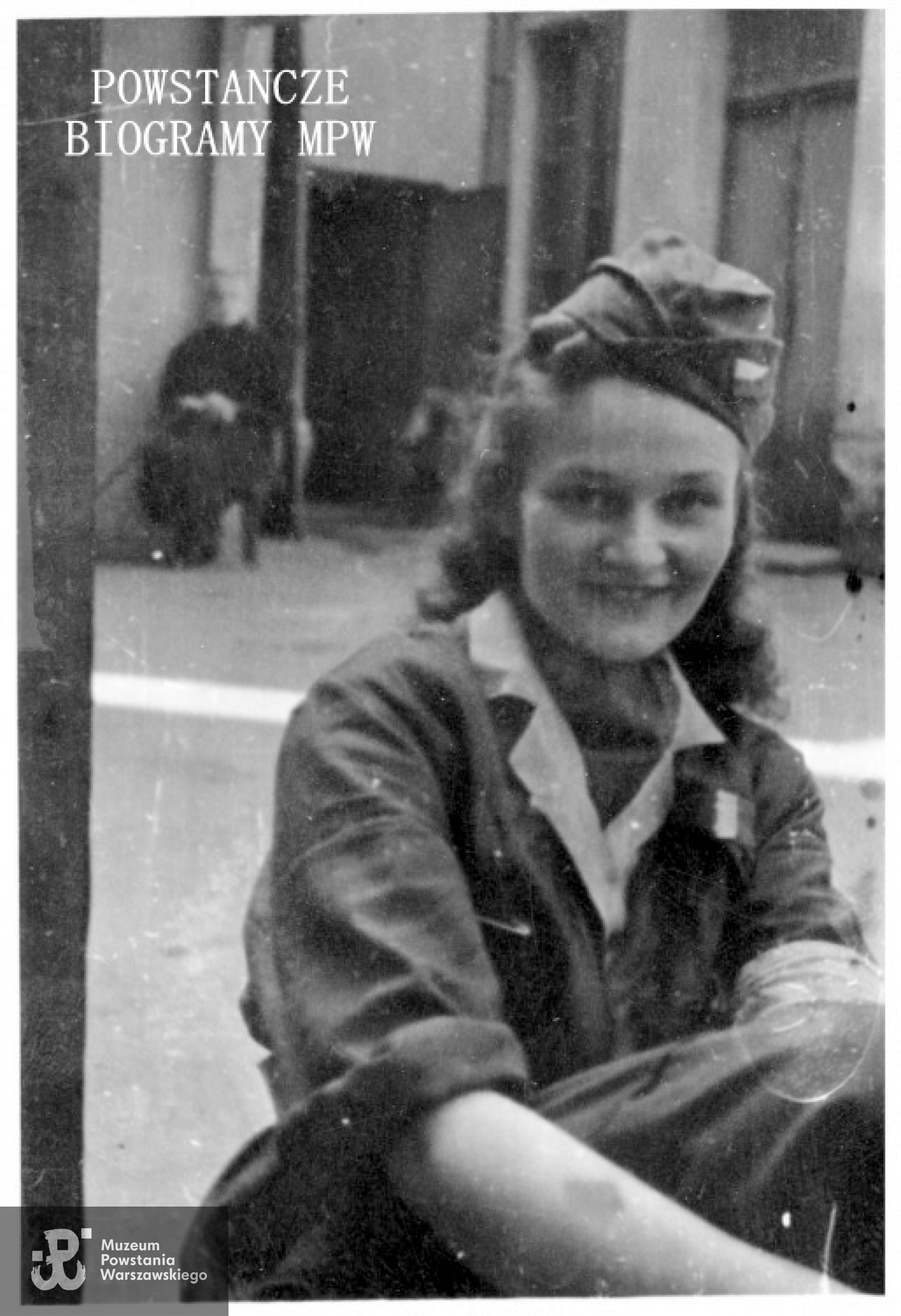 Fot. autorstwa Wojciecha Marczyńskiego ps. "Bogusław". Łączniczka Hanna Baranowska "Lalka". Fot. archiwum rodzinne