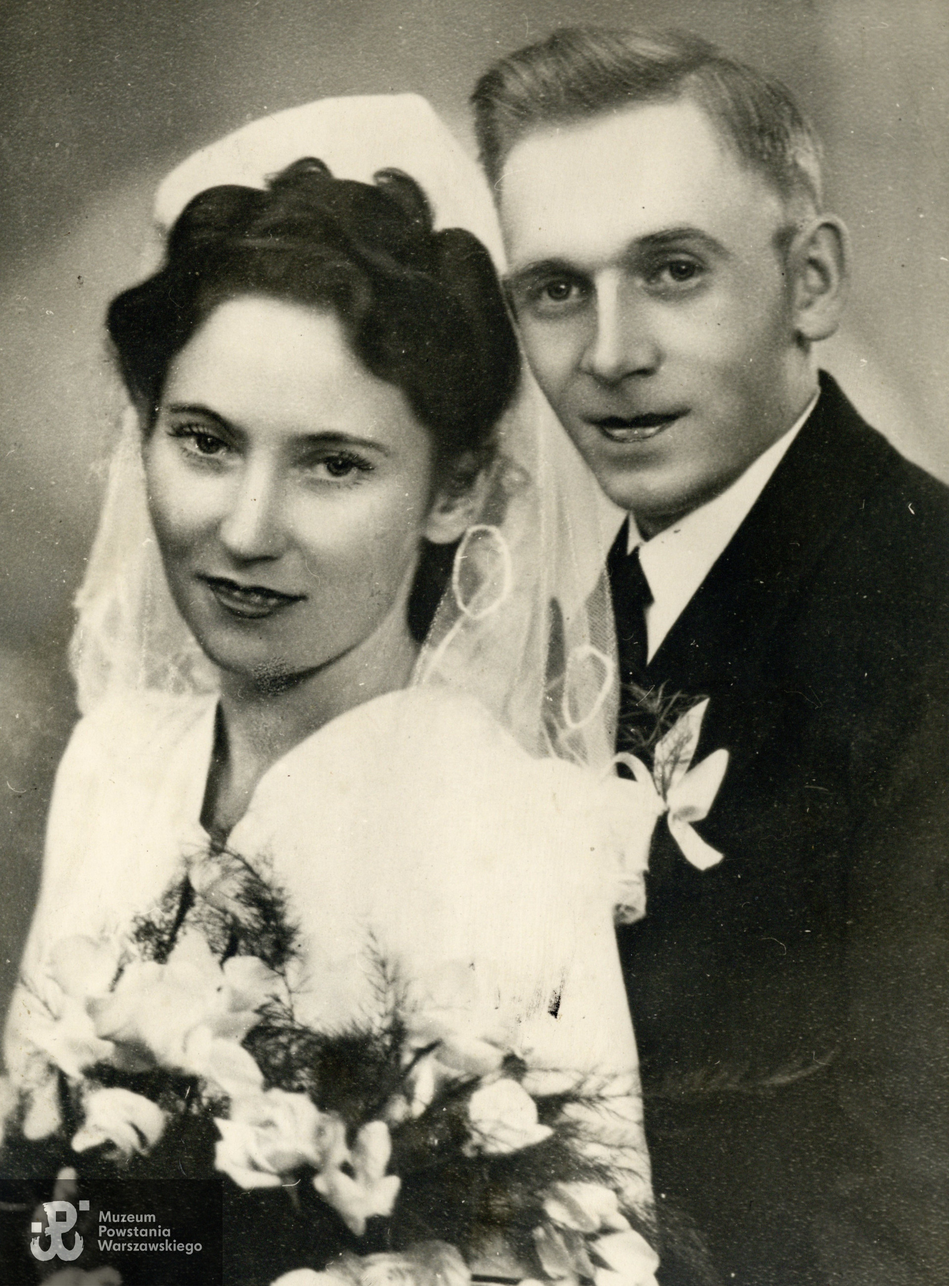Z żoną Jadwigą, fotografia ślubna. Fot. ze zbiorów rodzinnych p. Bogusława Tworkowskiego, syna Powstańca. Skany wykonano w Muzeum Powstania Warszawskiego w maju 2022 r. 
