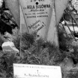 Fotografia powojenna wykonana w Warszawie w 1945 roku. Plac Trzech Krzyży - miejsce śmierci pod gruzami łączniczki Heleny Marii Bis 