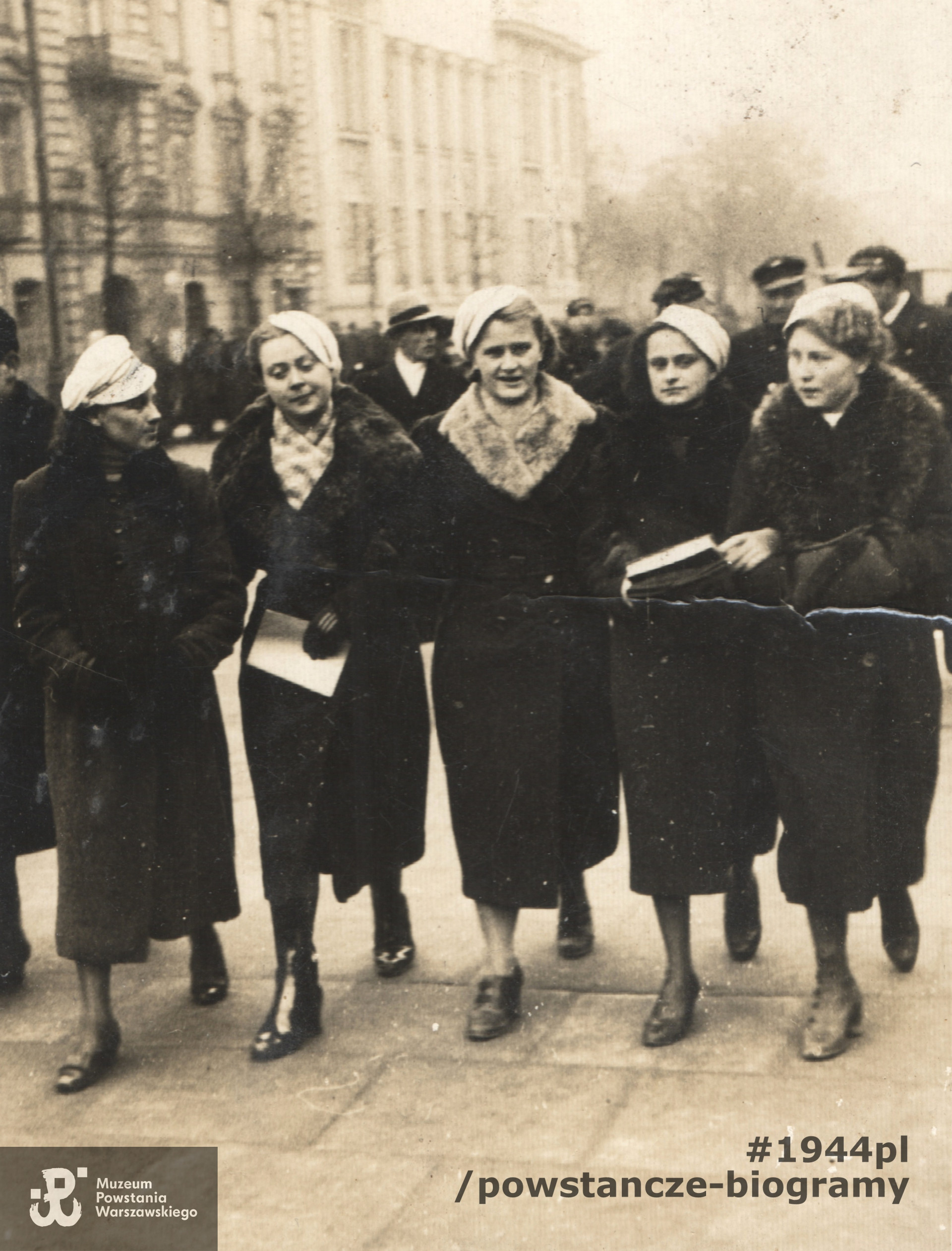 Lublin, 22 stycznia 1939 r. Adela Turska widoczna pierwsza z prawej.  Fot. ze zbiorów rodzinnych, udostępnił p. Michał Turski