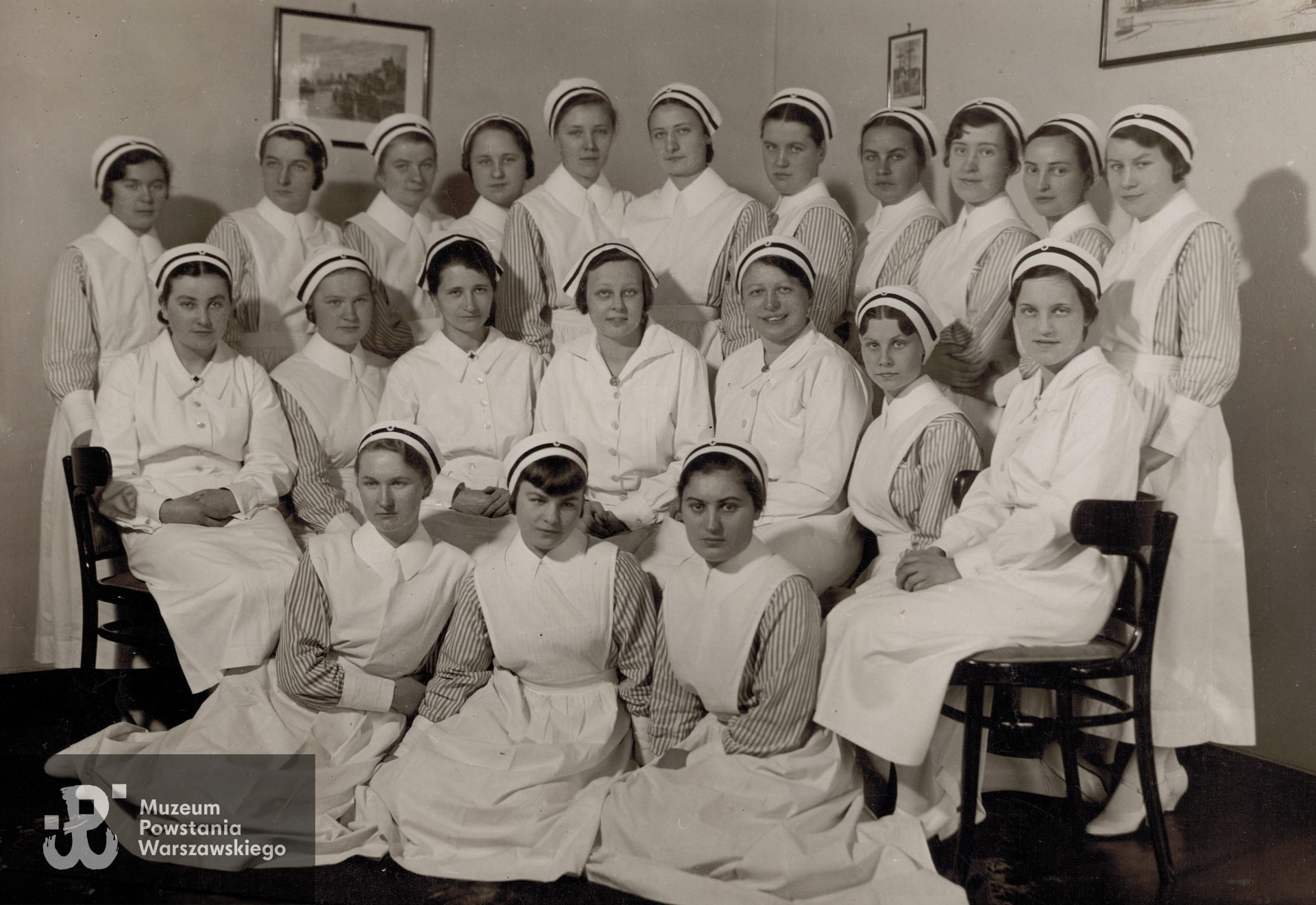 Szkoła Pięlęgniarek w Poznaniu, 1936 rok. Fot. ze zbiorów rodzinnych, skan udostępnił p. Jan Szubski, wnuk Ireny Kubiak