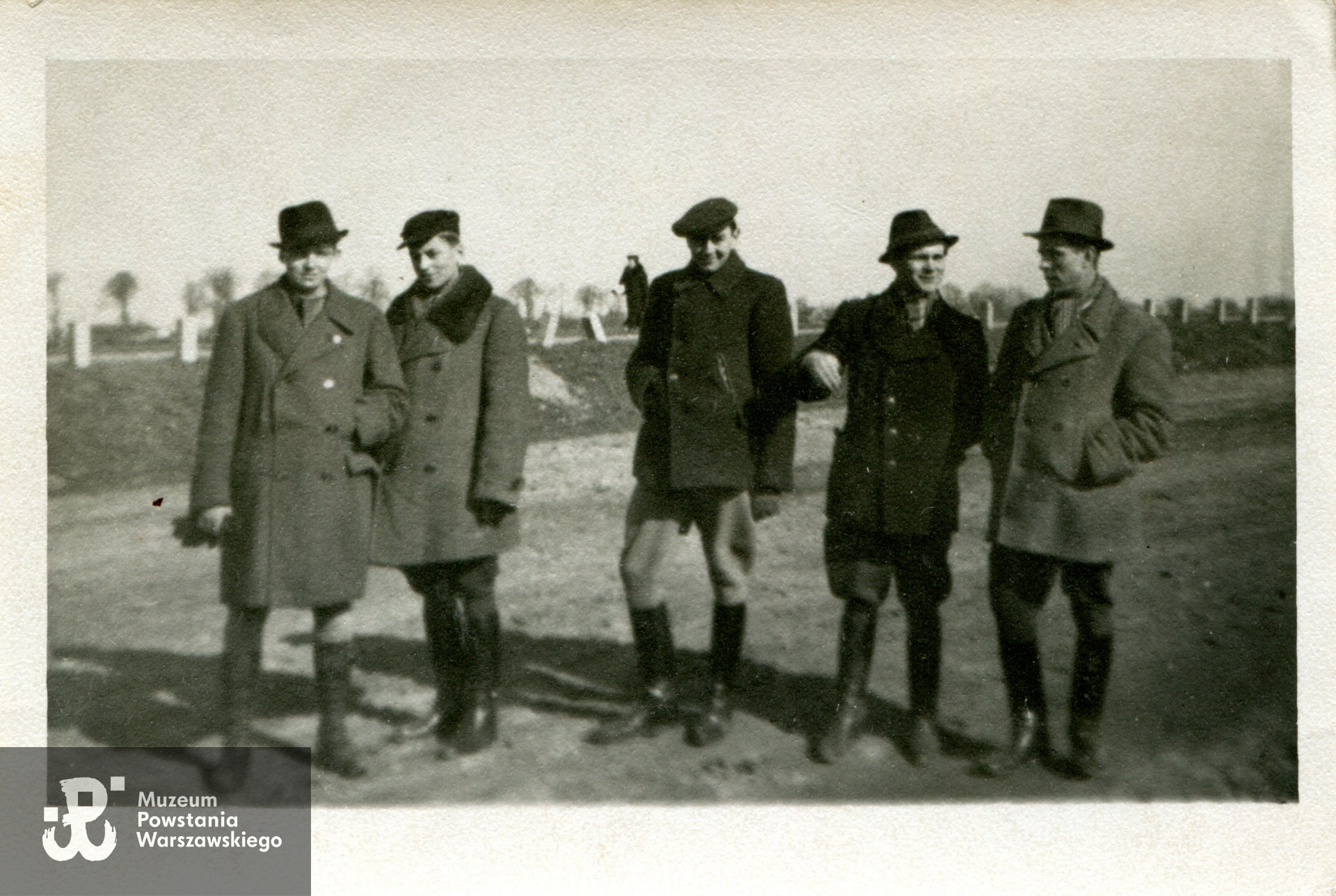 Tajna podchorążówka. Dańków, powiat Grójec. Fot.  ze zbiorów rodzinnych p.  Anny Przedpełskiej-Trzeciakowskiej, skany wykonano  w Pokoju  Kombatanta MPW (2015 r.) 