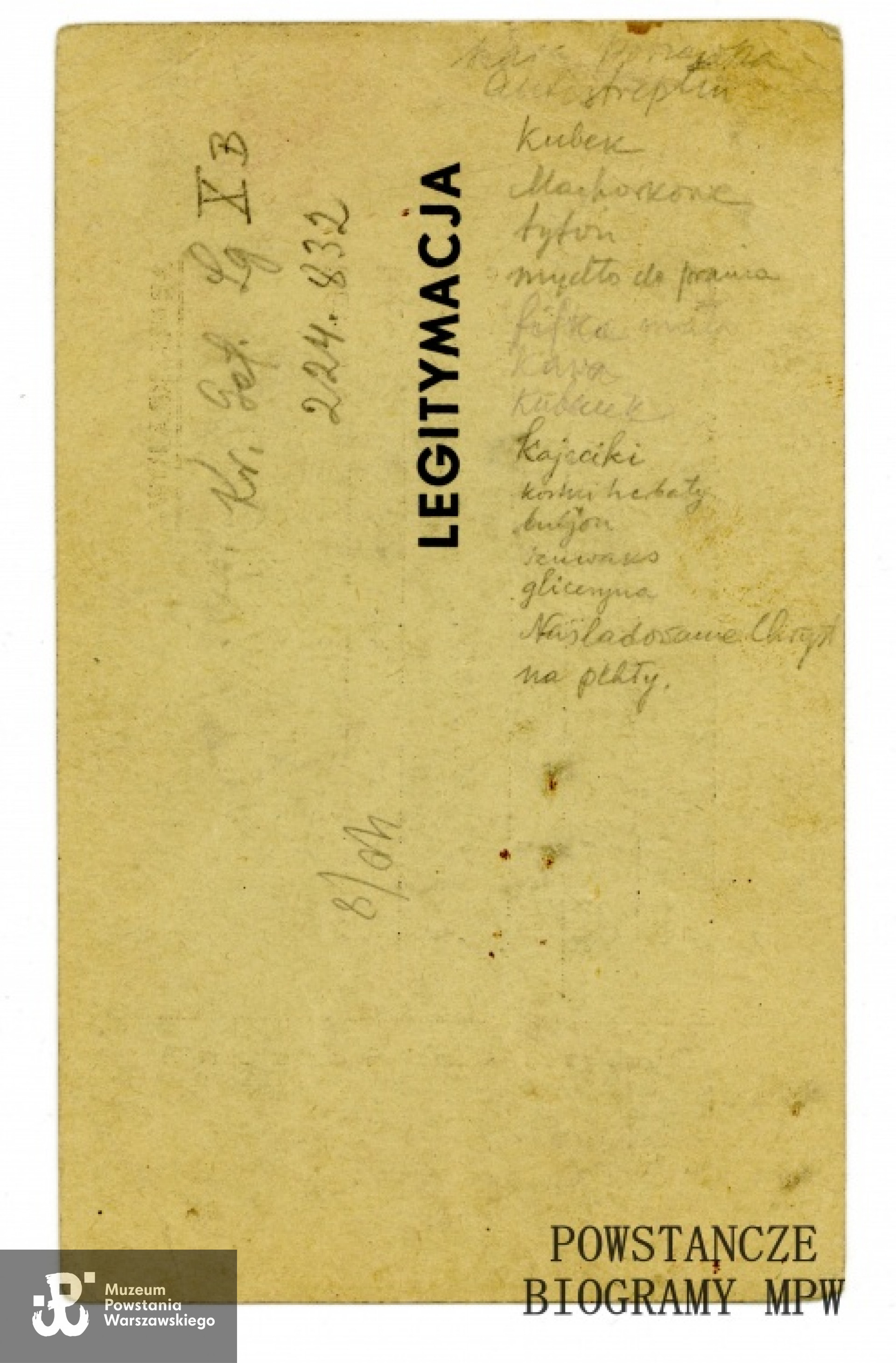 Legitymacja - rewers. Widoczna odręczna notatka Romana Seidlera - lista  niezbędnych rzeczy do zabrania w momencie wyjścia do niewoli niemieckiej. Z archiwum rodzinnego Barbary Seidler