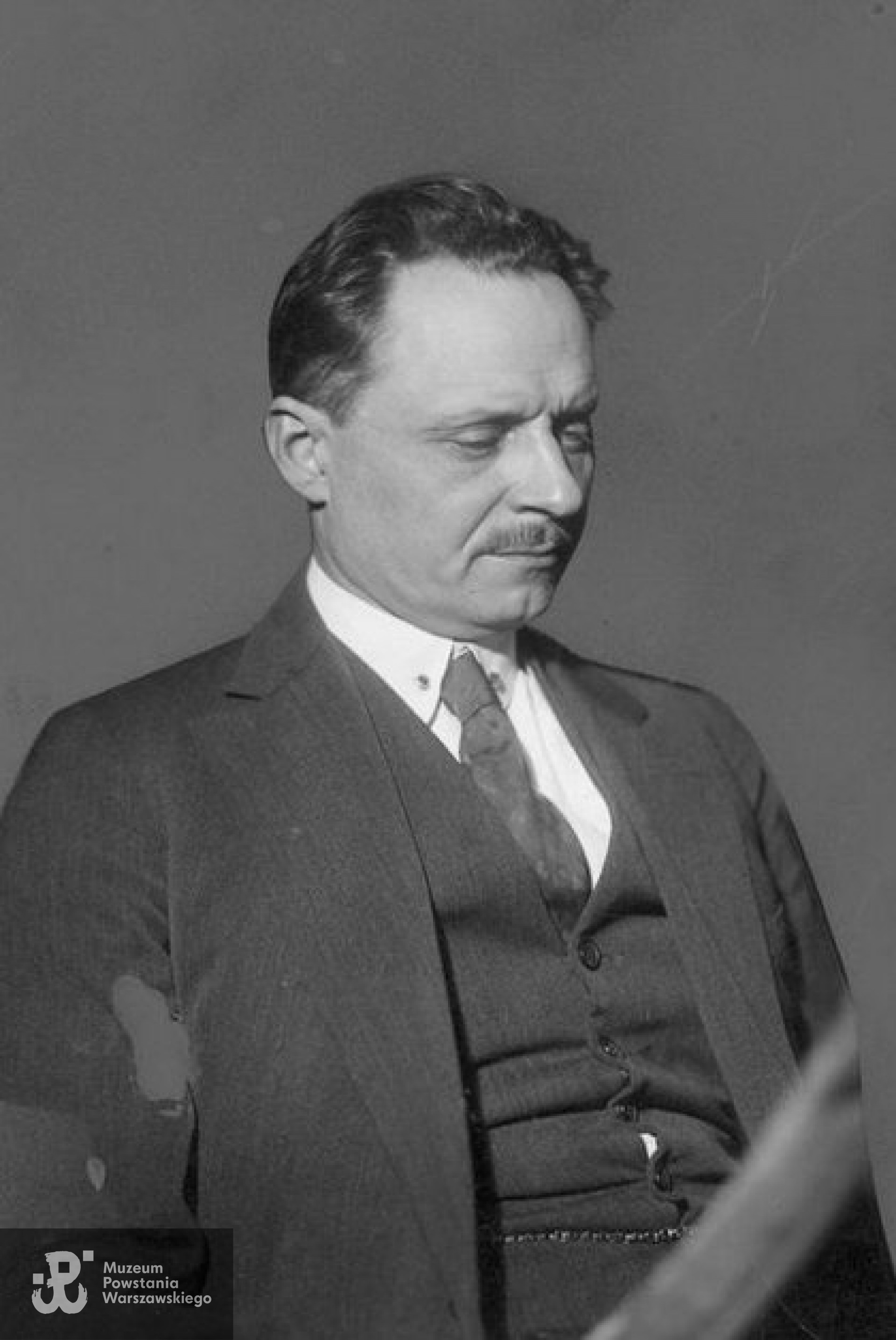  Edward Loth - doktor filozofii, doktor medycyny, profesor anatomii na Uniwersytecie Warszawskim, członek Polskiej Akademii Umiejętności, źródło Narodowe Archiwum Cyfrowe, Koncern Ilustrowany Kurier Codzienny - Archiwum Ilustracji. Sygnatura: 1-N-346