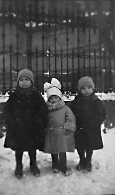 Jacek Gosławski, Danuta Borowska i Witold Gosławski - zima 1923.