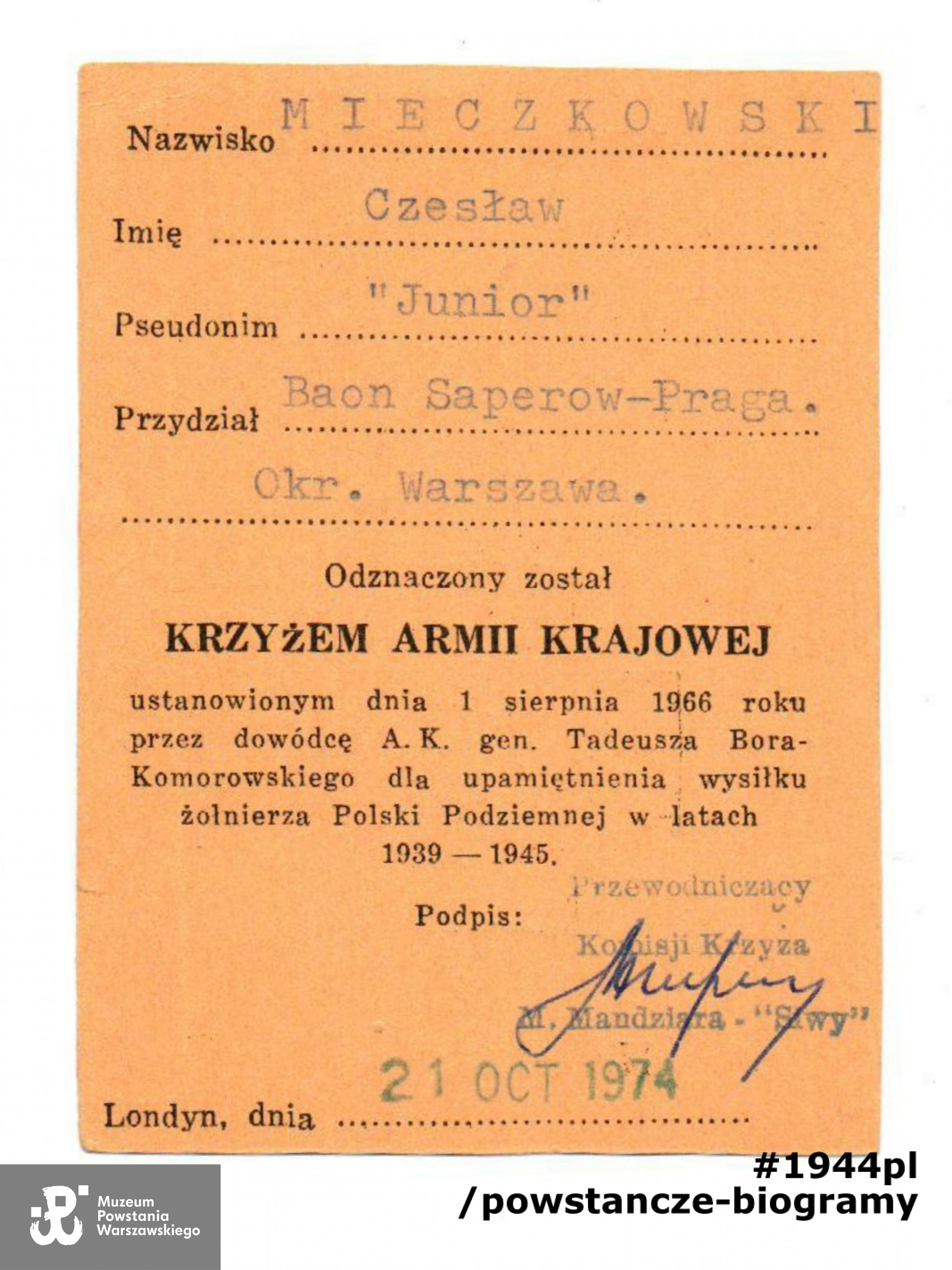 Krzyż Armii Krajowej - legitymacja odznaczeniowa. Dokument ze zbiorów rodzinnych. Skany wykonano w Pokoju Kombatanta MPW, 2019 r. 