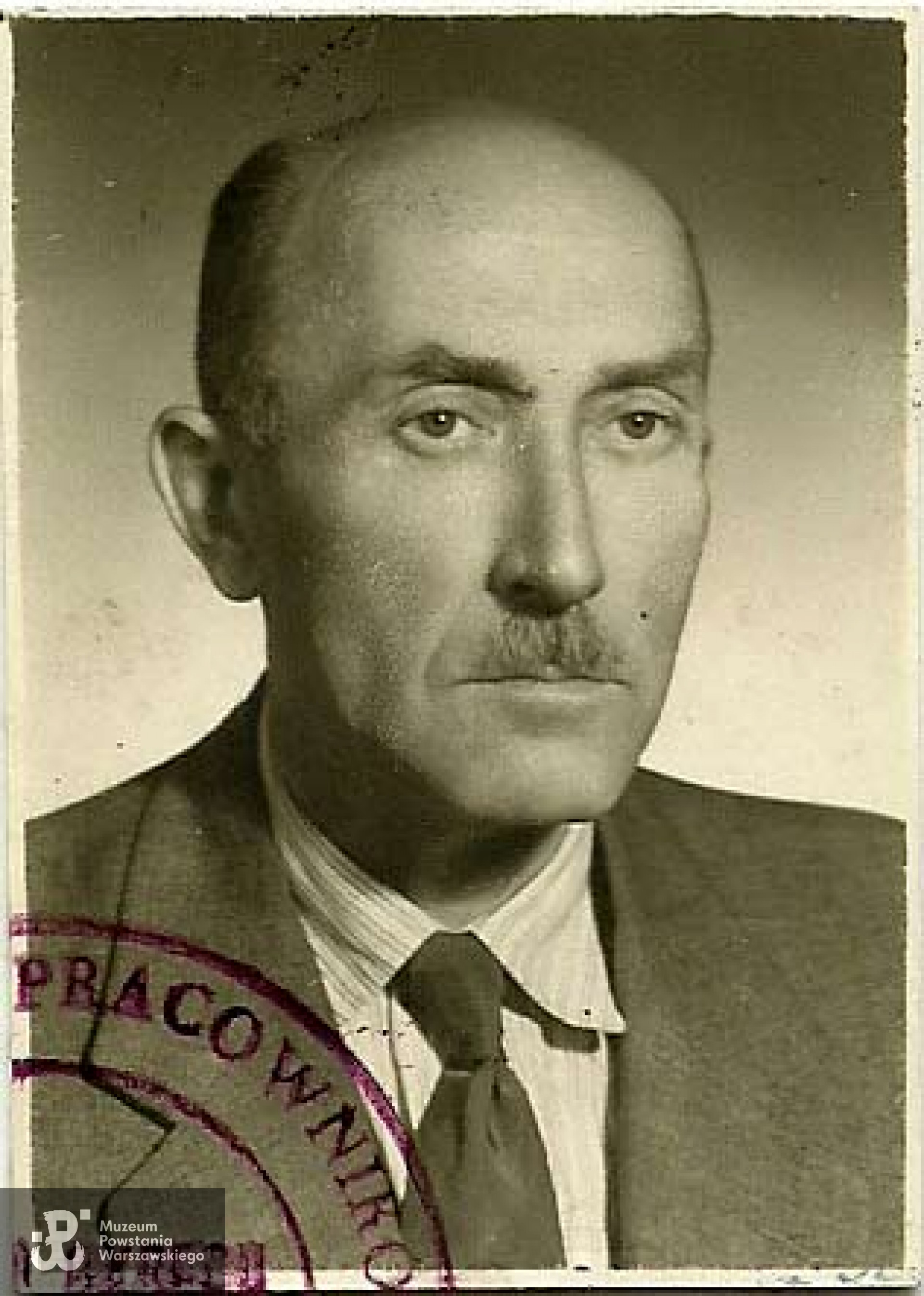 Janusz Okolski - zdjęcie z okresu pracy w "Desie"