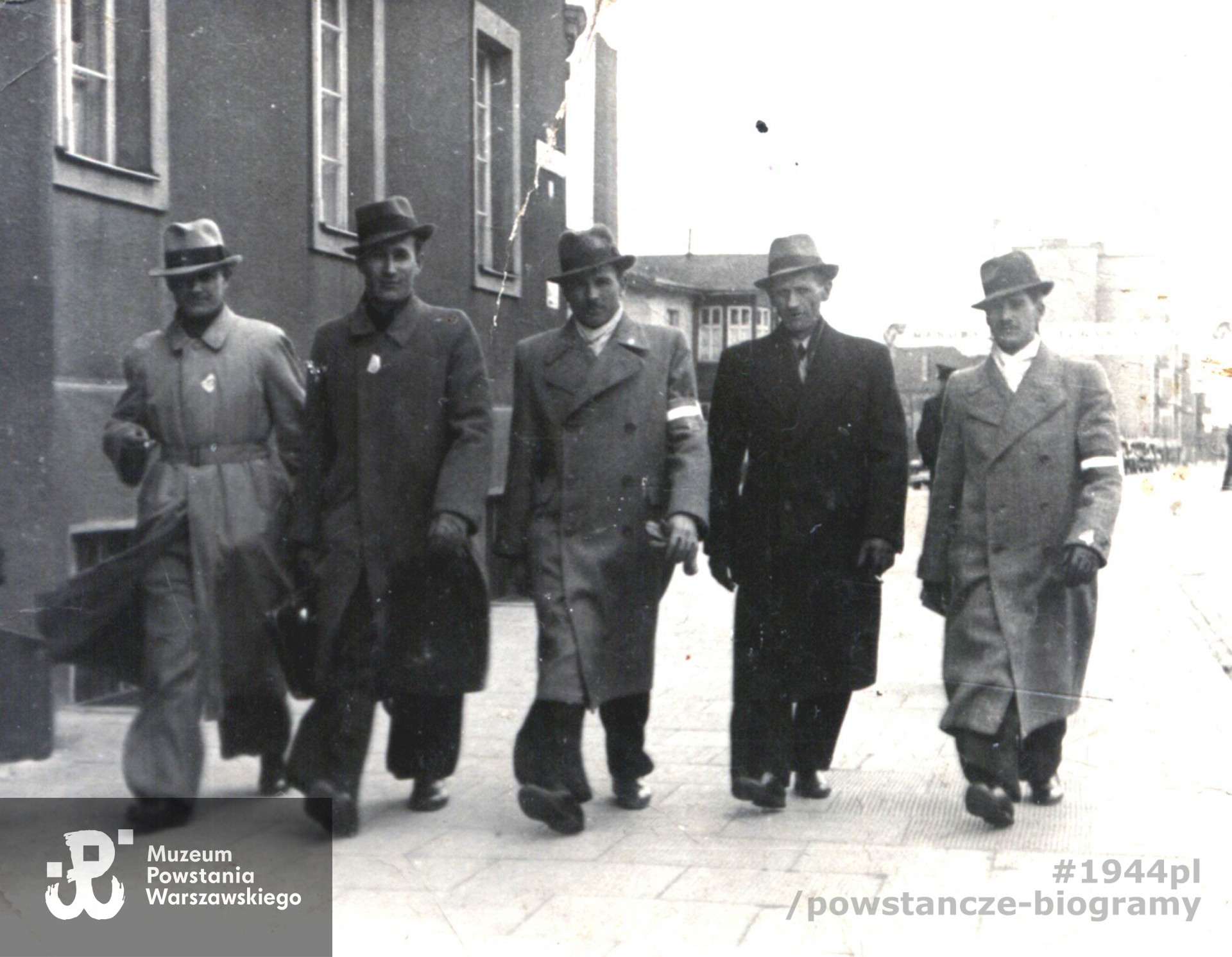 Narodowa Demokracja, Gdynia 1938.  Od lewej:  Mieczysław Sobiesiak, Stanisław Sobiesiak "Żelbet", kolega (NN), Bronisław Sobiesiak, Zygmunt Sobiesiak "Delfin" Fot. z archiwum rodzinnego p. Krzysztofa Sobiesiaka