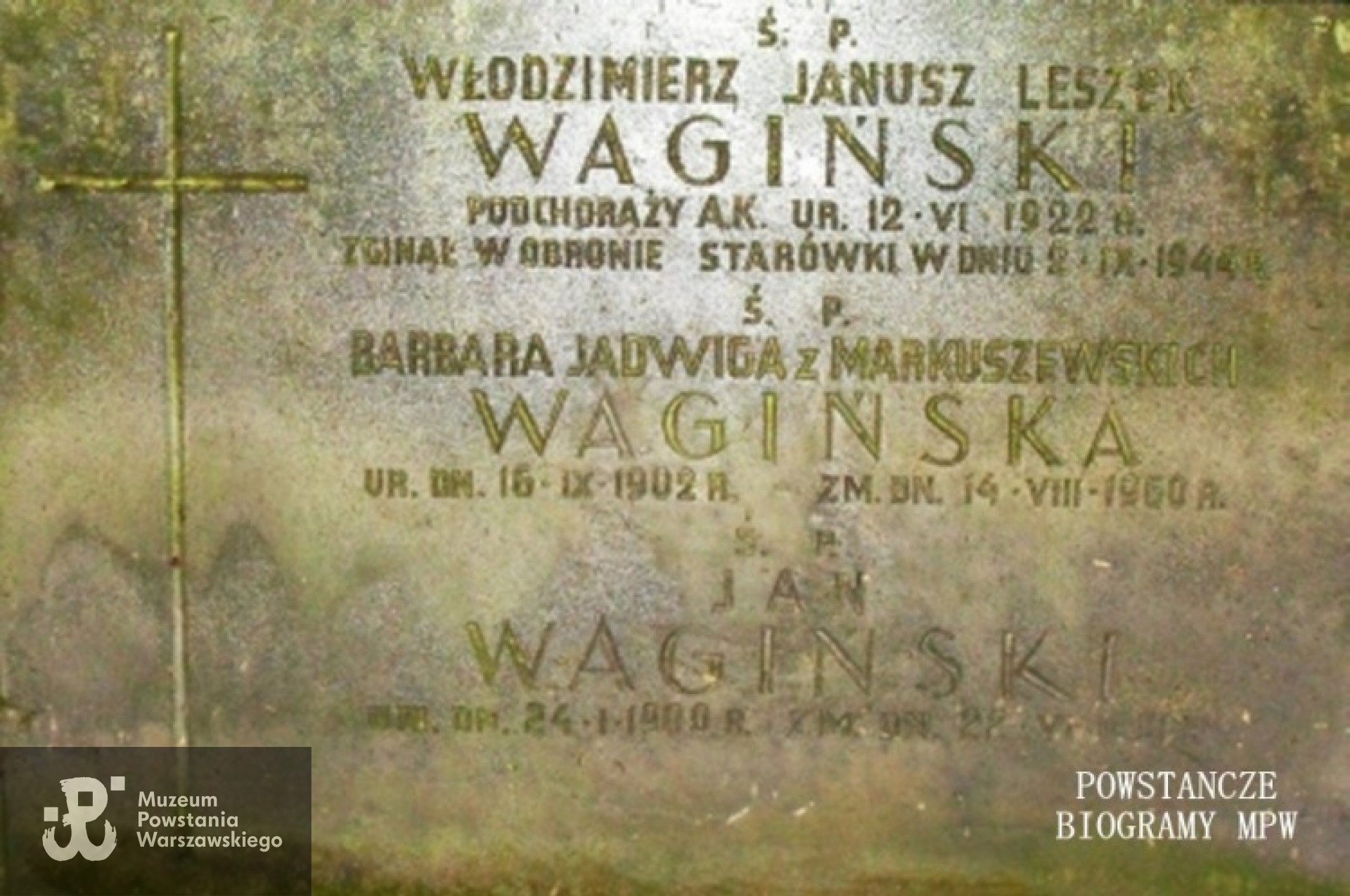 Symboliczny grób  Włodzimierza Wagińskiego ps. "Konrad" na Starych Powązkach. Na zdjęciu tablica na grobie rodzinnym, w którym pochowani są Jego Rodzice. Fot. archiwum rodzinne Marka Cieciury