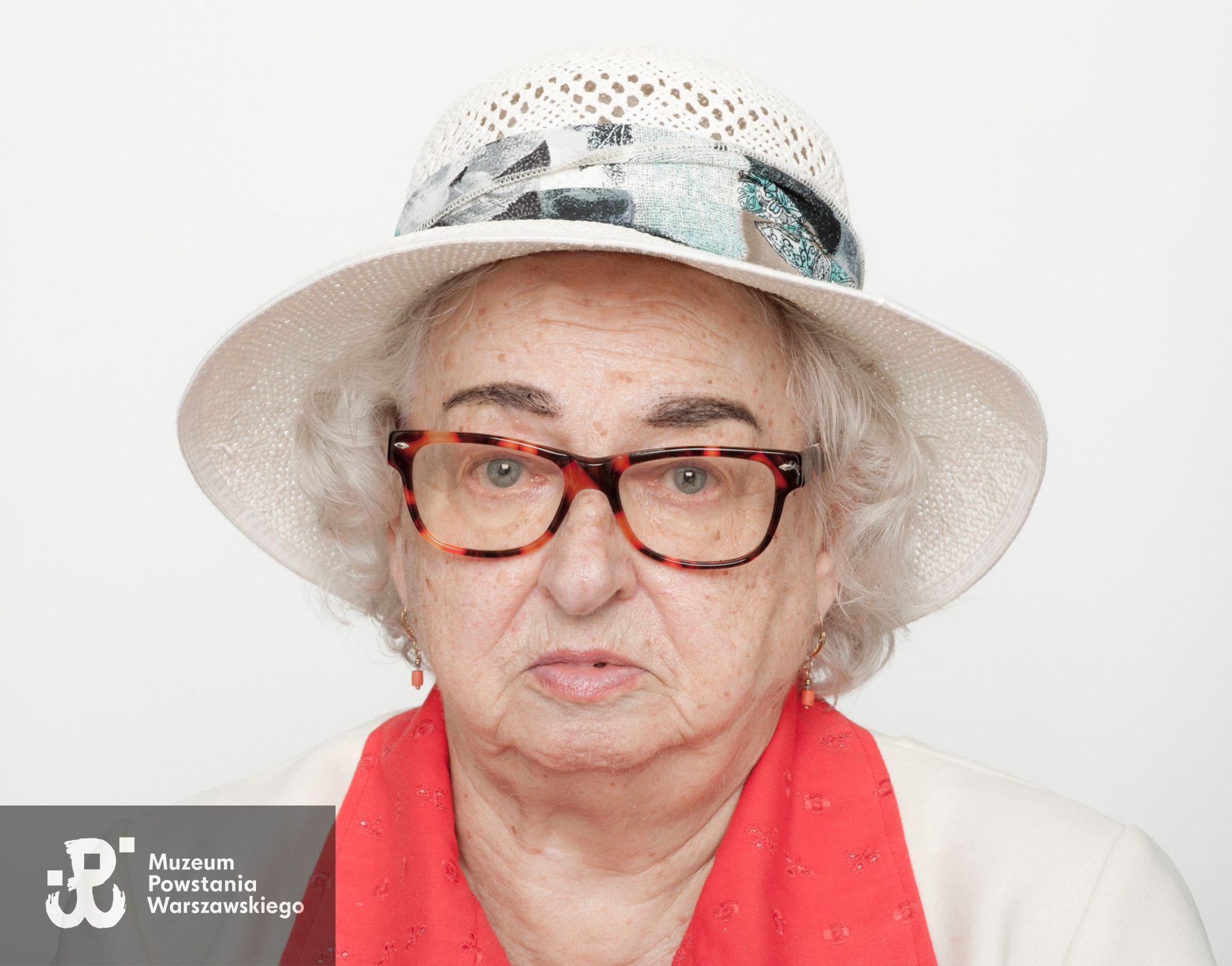 Romana Stańczyk-Siennicka „Roma”. Zdjęcie z serii portretów Powstańców Warszawskich wykonanych w ramach projektu "1944/70/2014" realizowanego przez grupę WWPHOTO dla uczczenia 70. rocznicy wybuchu Powstania Warszawskiego. Muzeum Powstania Warszawskiego, 22.07-04.08 2013.