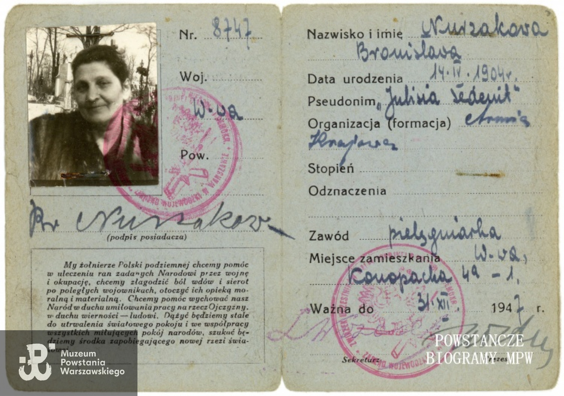 Legitymacja członkowska ZBoWiD. W dokumencie pisownia nazwiska "powojenna" - przez "rz". Z archiwum rodzinnego Danuty Rozwadowskiej z domu Nurzak.