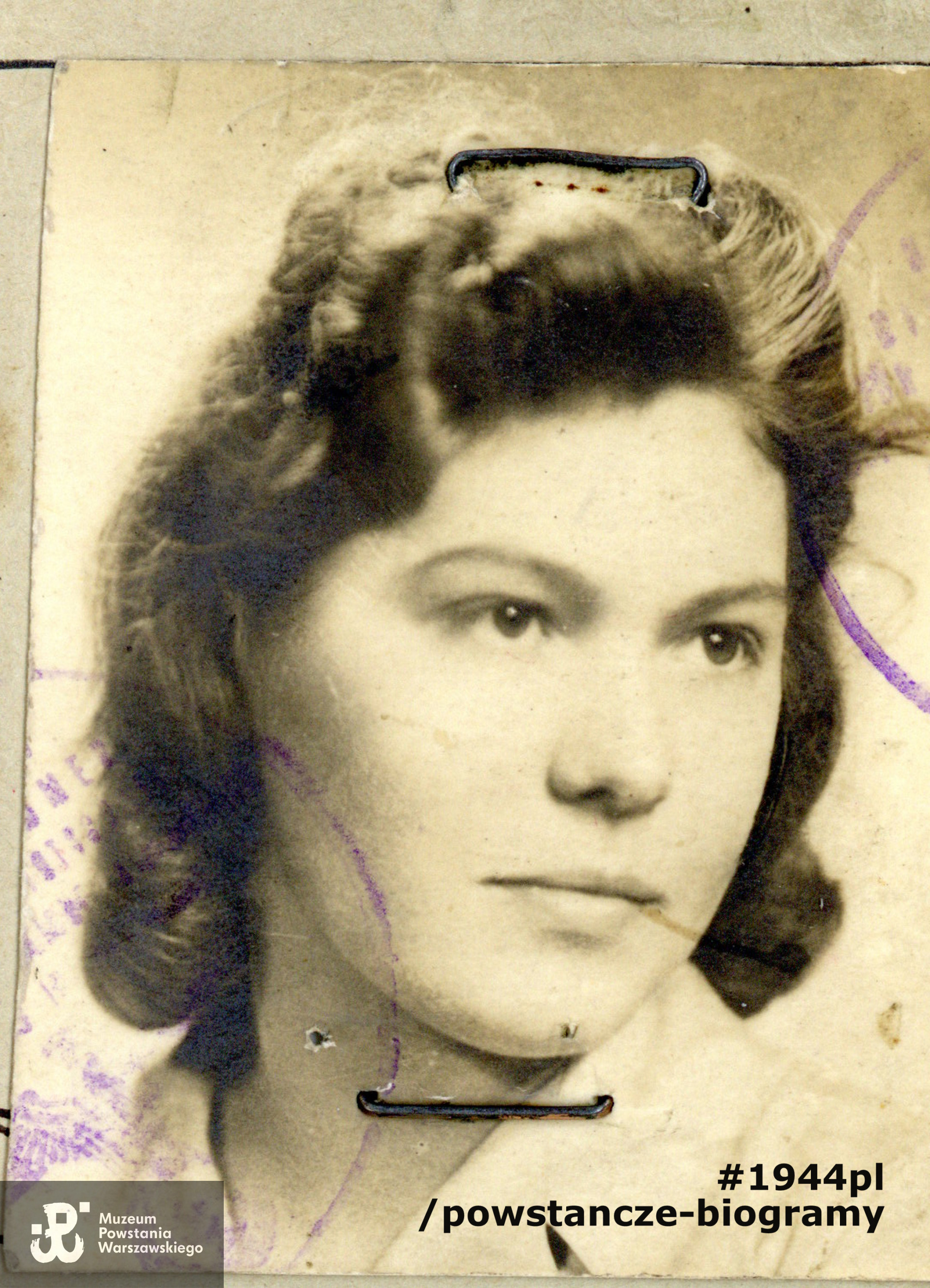 Sanit. Zofia Gorzkowska - Cendrowska (1922-2003). Fot. portretowa z dokumentów z okresu okupacji niemieckiej - archiwum rodzinne p. Małgorzaty Cendrowskiej - Olechno, córki