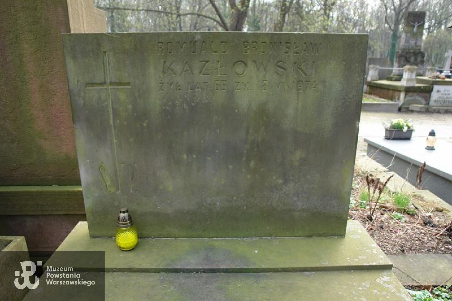 Cmentarz Powązkowski w Warszawie (Stare Powązki), kwatera 289, rząd 2, grób 15. Fot. Warszawskie Zabytkowe Pomniki Nagrobne:  serwis mapowy m. st. Warszawy: <i>cmentarze.um.warszawa.pl</i>