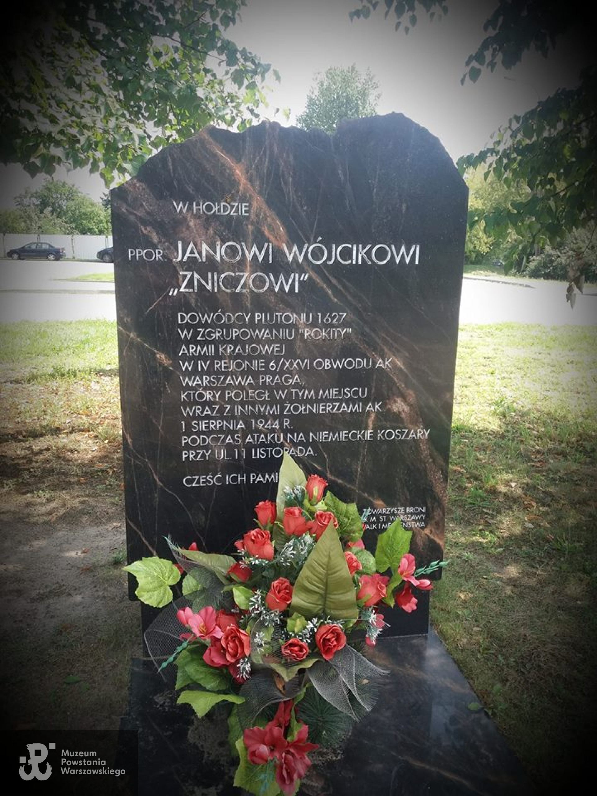 Kamień-pomnik upamiętniający podporucznika Jana Wójcika ps. „Znicz” odsłonięty 2 października 2014  na Rondzie Żaba