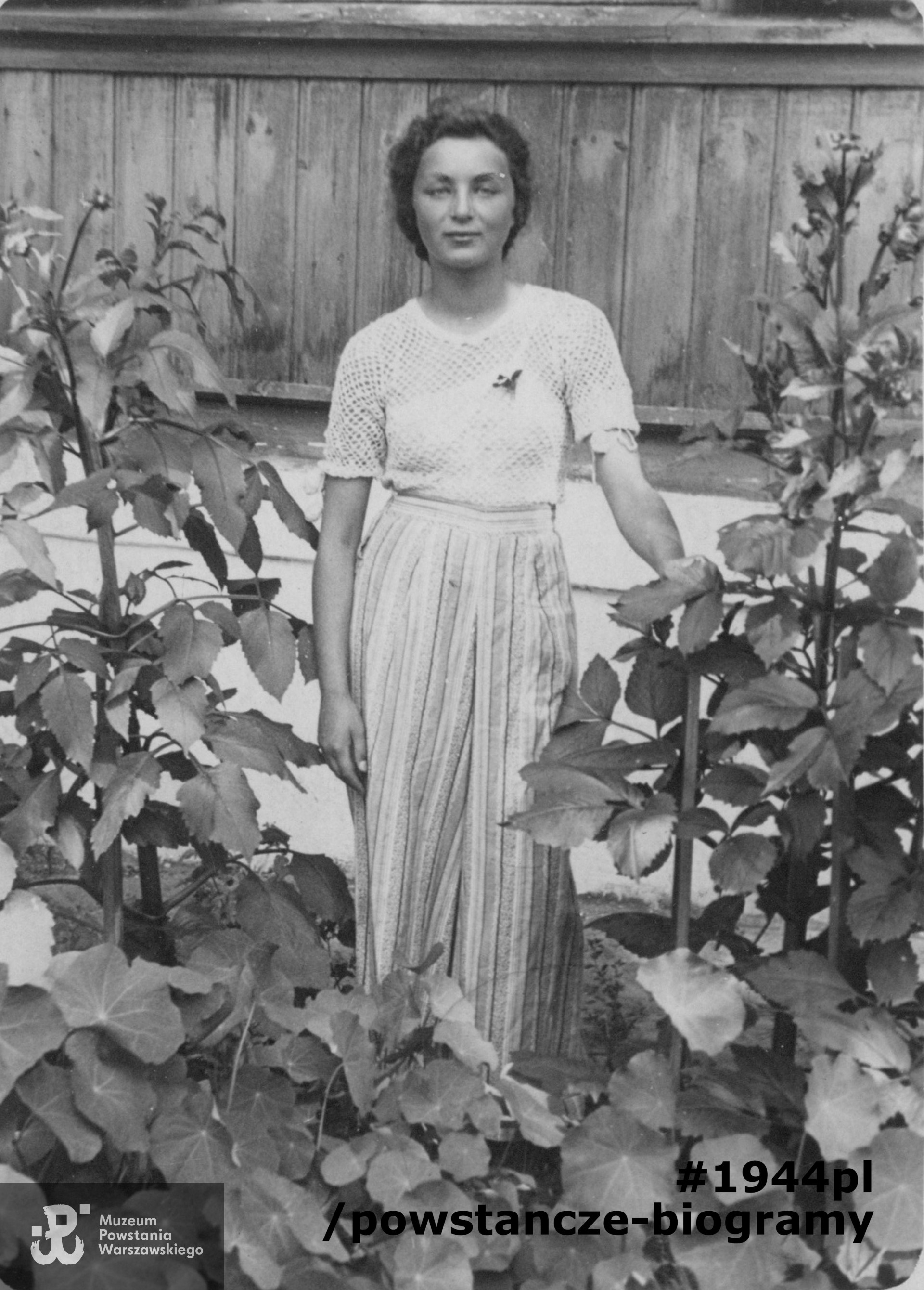 Wanda Jeziorek - fotografia wykonana przed wybuchem wojny w lipcu 1939 roku w Starej Miłosnej. Fot. ze zbiorów  rodzinnych p. Wandy Jeziorek -  Zniewierowskiej, udostępniła córka, p. Anna Zniewierowska - Chruściel.