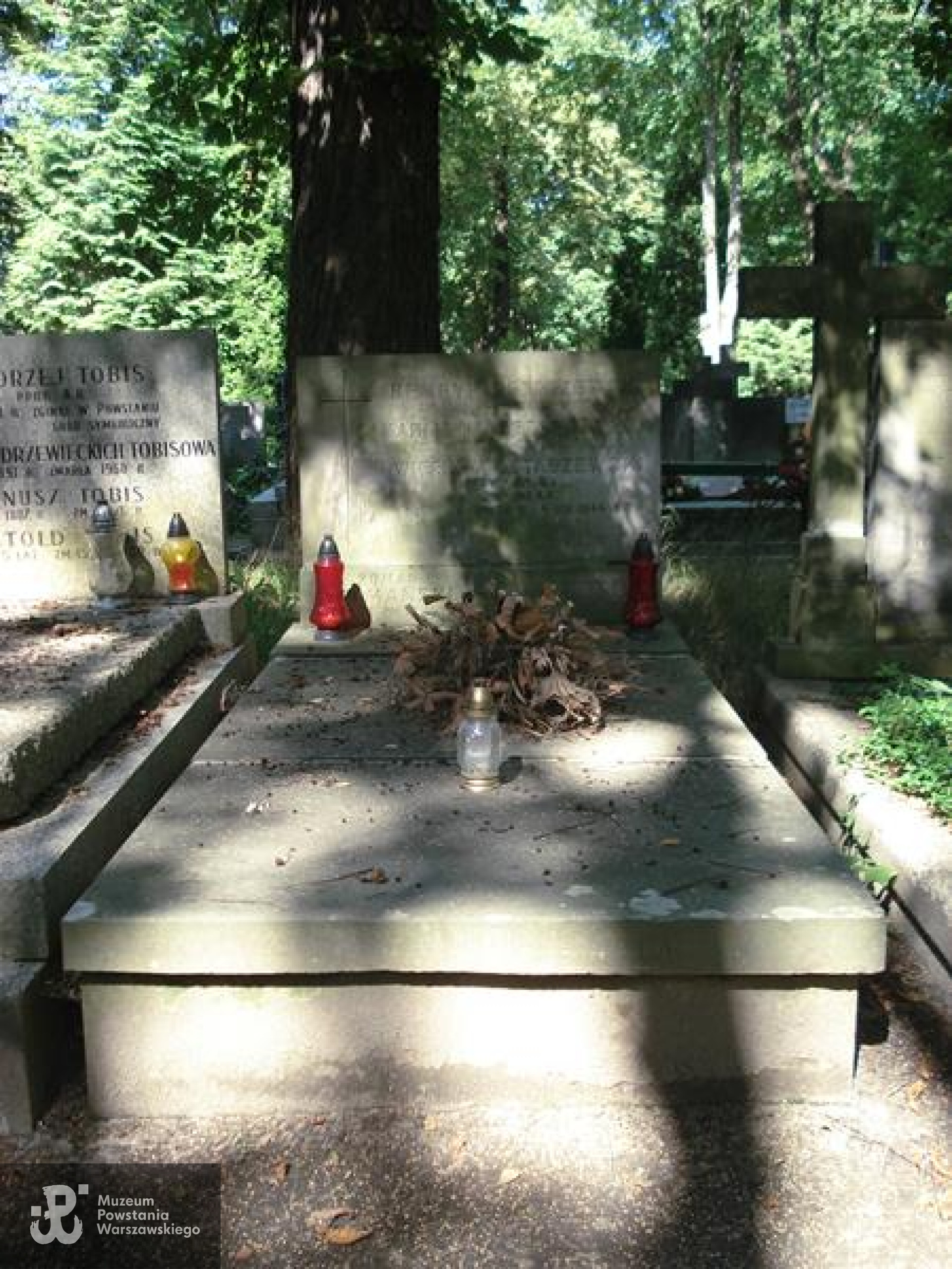 Fot. Warszawskie Zabytkowe Pomniki Nagrobne:  <i>cmentarze.um.warszawa.pl</i>