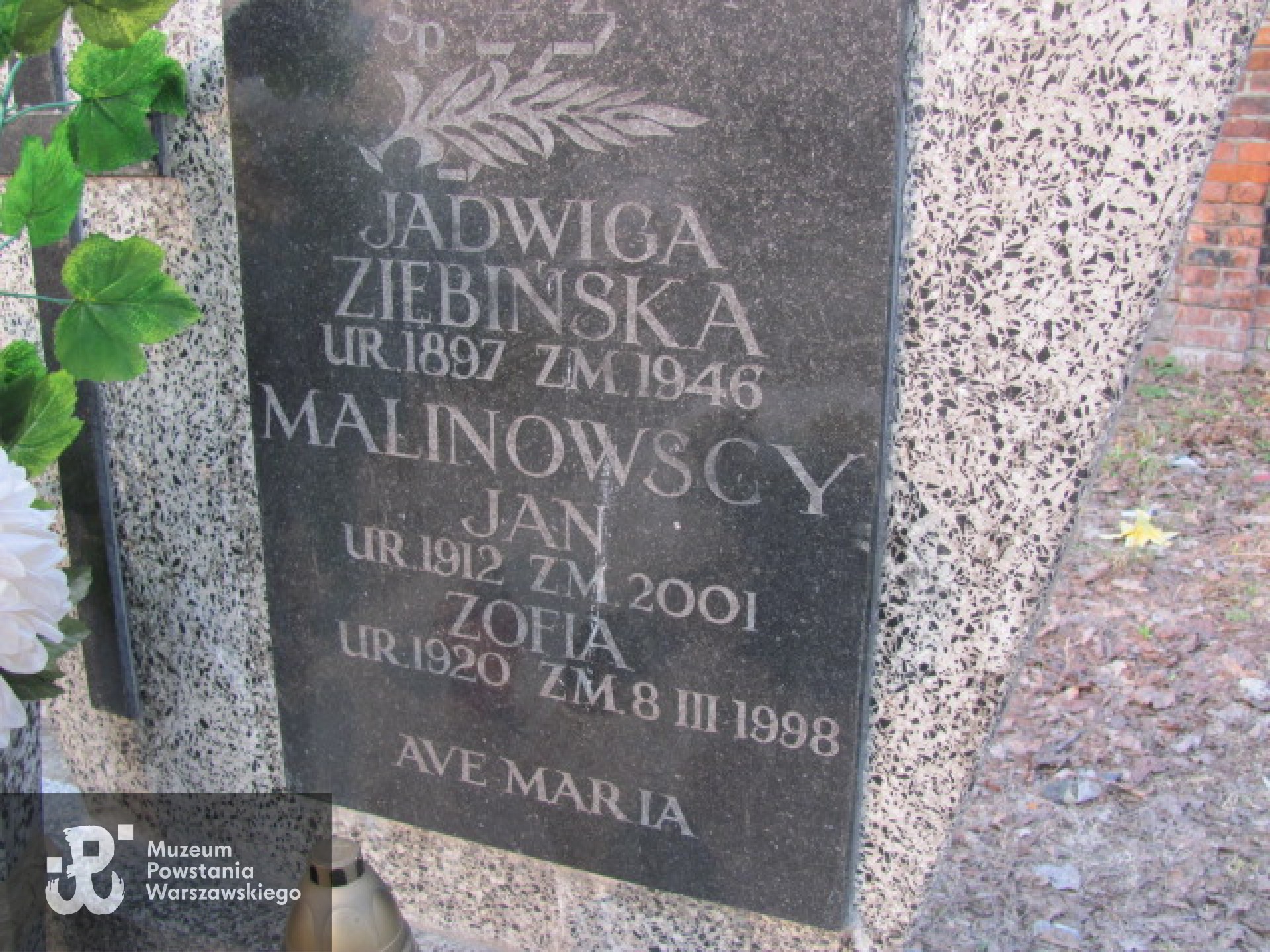 Mogiła na Cmentarzu Parafii Matki Bożej Pocieszenia w Żyrardowie, źr. https://zyrardow36.grobonet.com