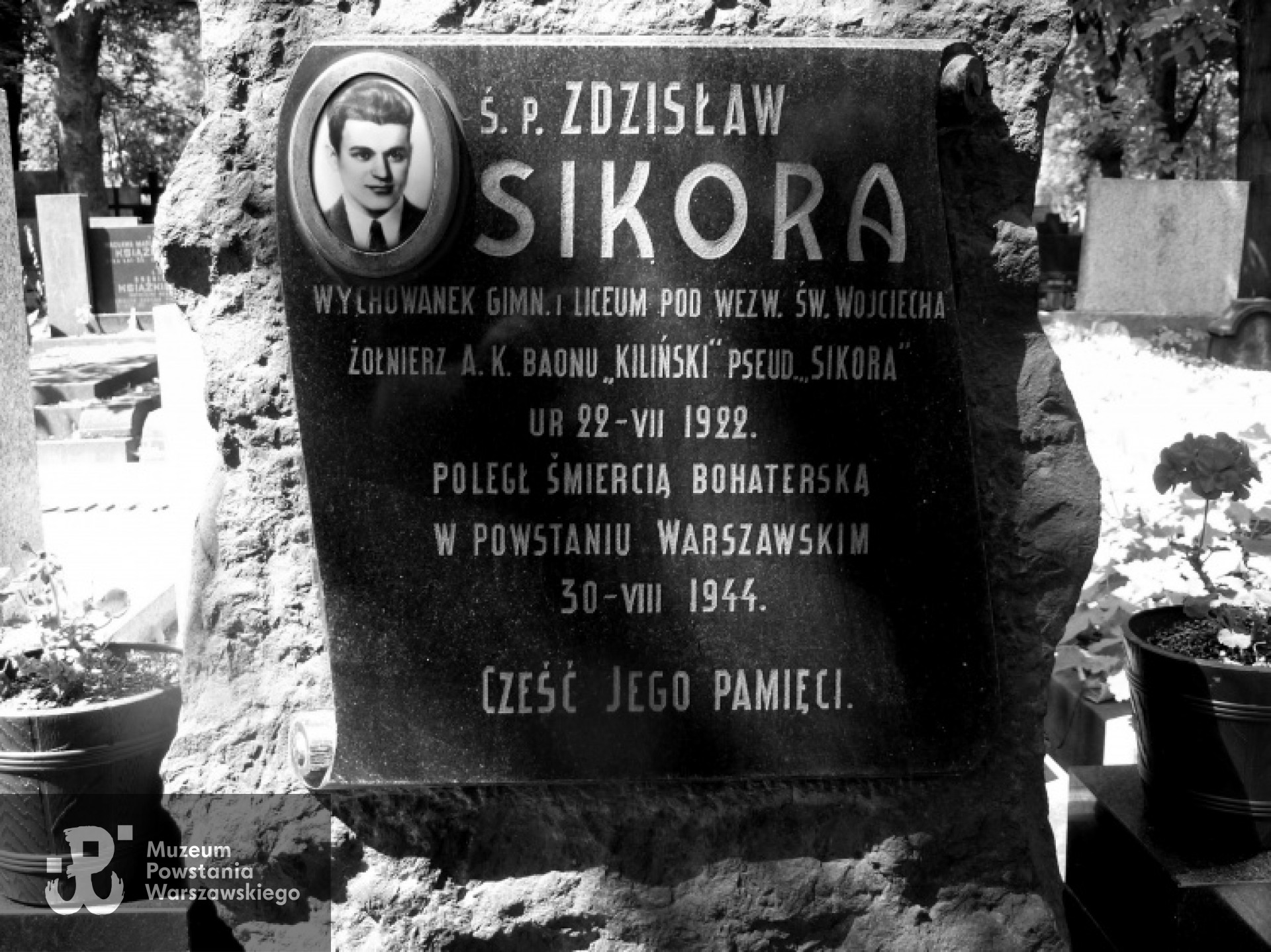 Mogiła Zdzisława Sikory na warszawskich Powązkach. Fot. Zofia Sikora