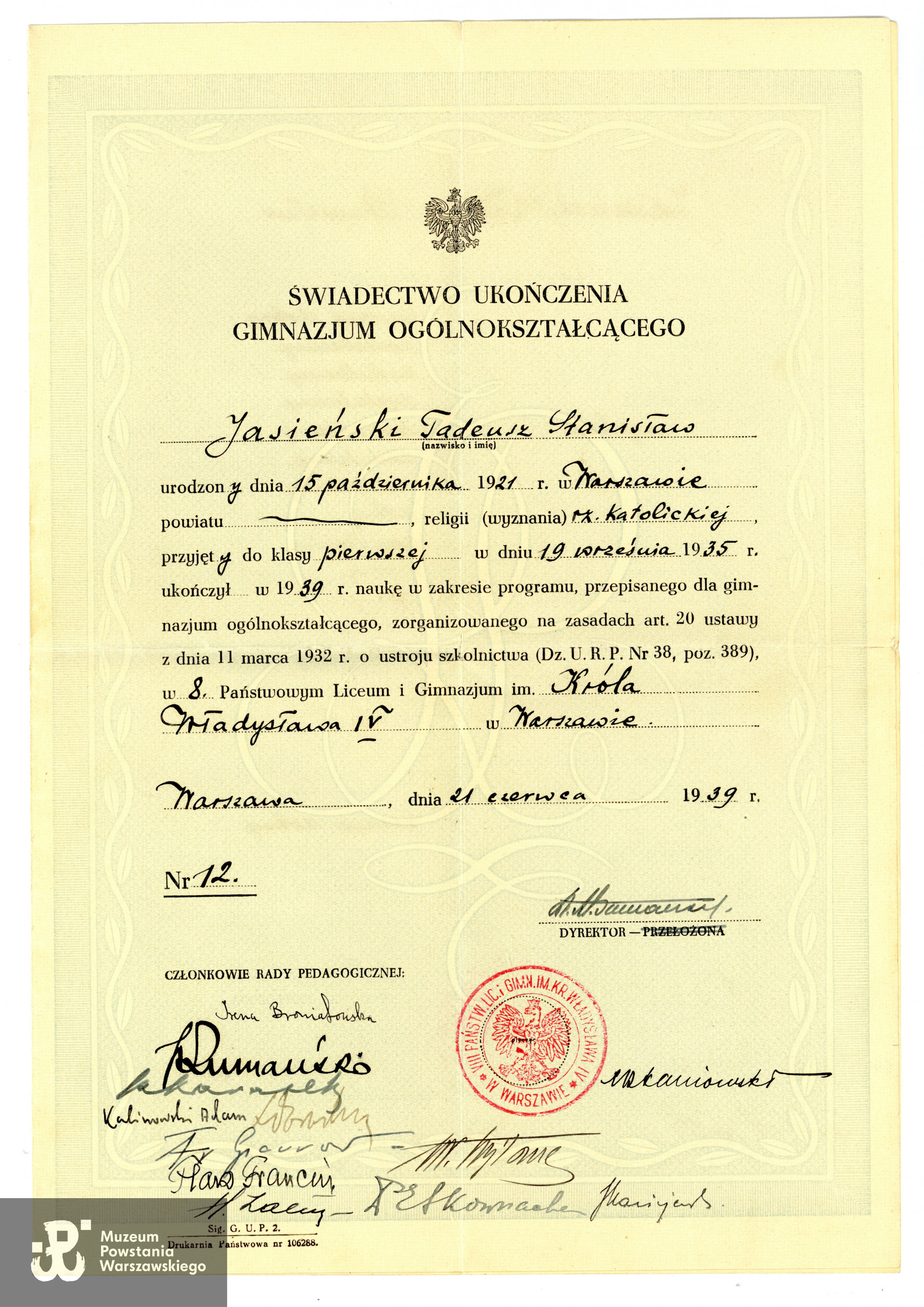  Świadectwo szkolne. Ze zbiorów rodzinnych p. Pauliny Rastawieckiej udostępniona za pośrednictwem p. Elizy Pelc. Skan wykonano w Muzeum Powstania Warszawskiego w styczniu 2024