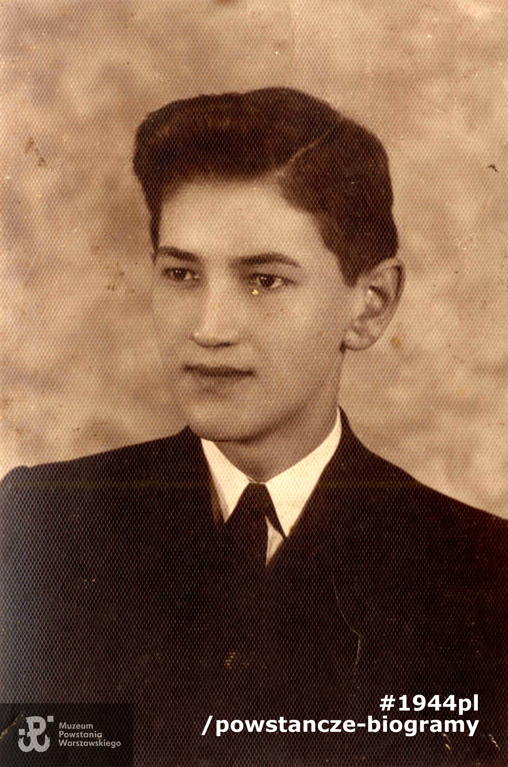 Fotografia portretowa z zasobu Pokoju Kombatanta MPW - materiały do Słownika Uczestników PW.