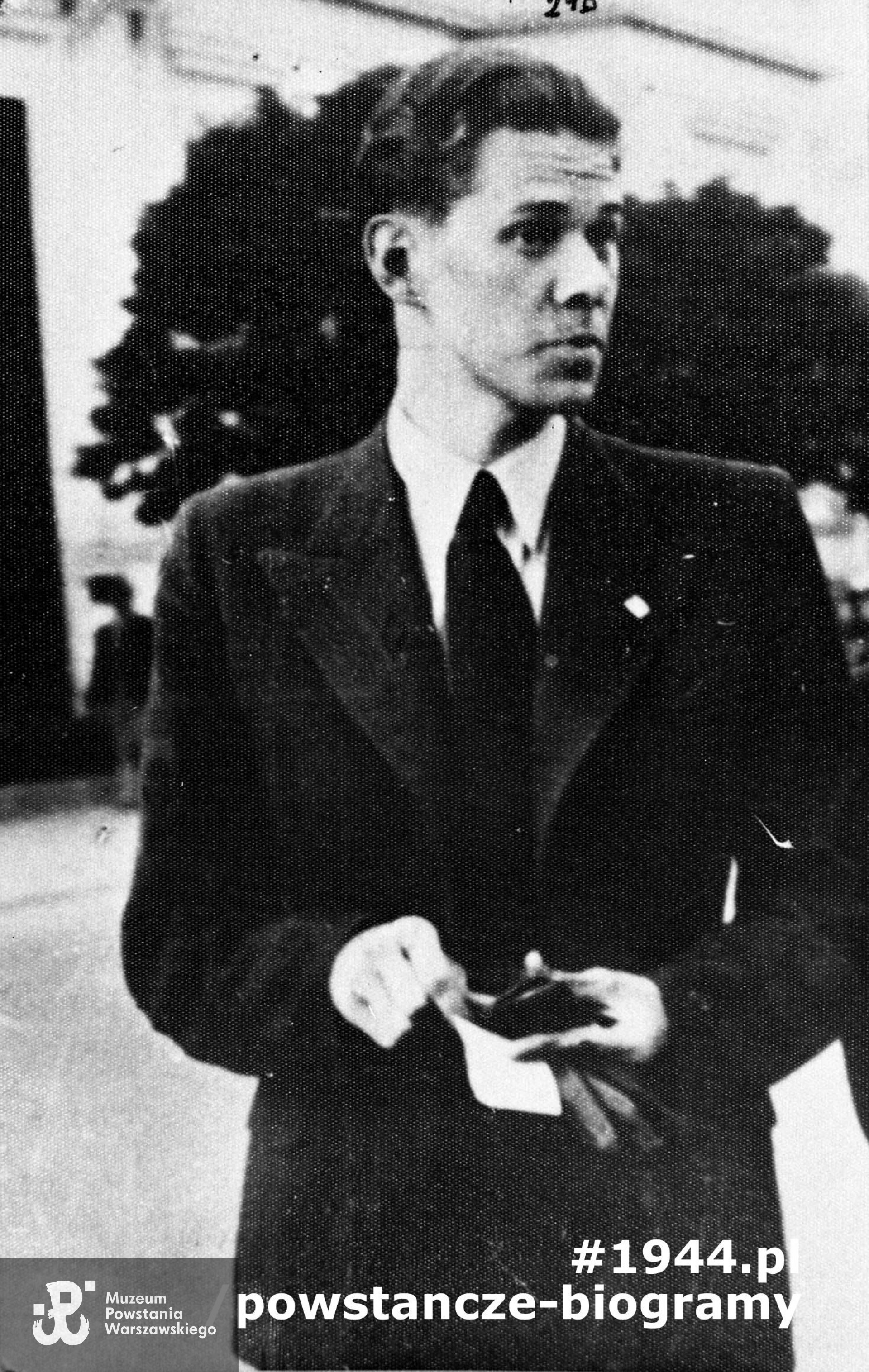 Dr med. Jan Mizgier Chojnacki "Czarnecki" - lekarz przydzielony do 1 Pułku Szwoleżerów Pułku AK "Baszta". Fot. ze zbiorów Muzeum Powstania Warszawskiego, sygn. MPW-IH/1076